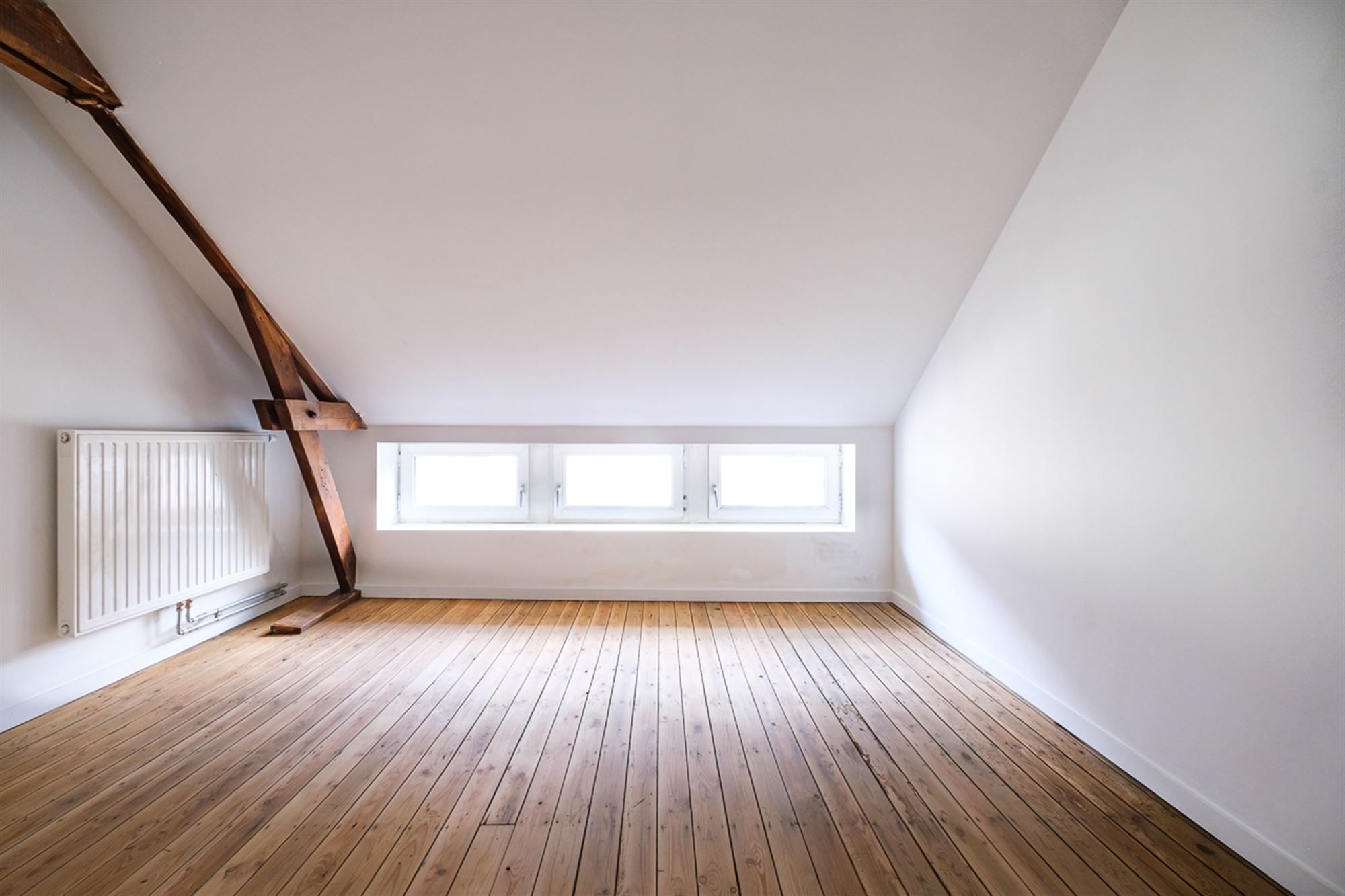 PRACHTIG HERENHUIS TE HUUR MET 4 SLKS IN HET CENTRUM VAN SINT-TRUIDEN  foto 21