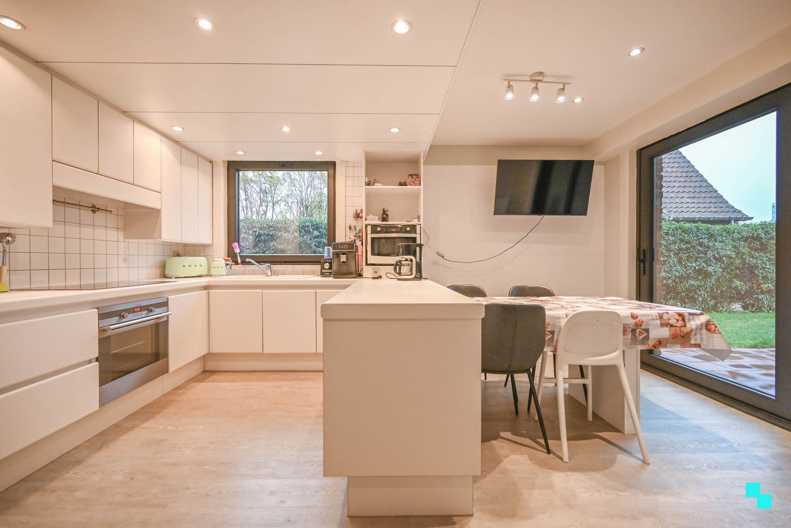 Instapklare, ruime villa in Oostrozebeke foto 15