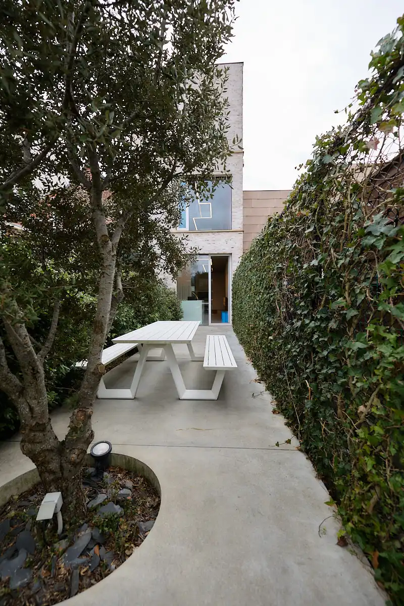 Uniek kantoorgebouw te huur langs de Westlaan te Roeselare foto 28