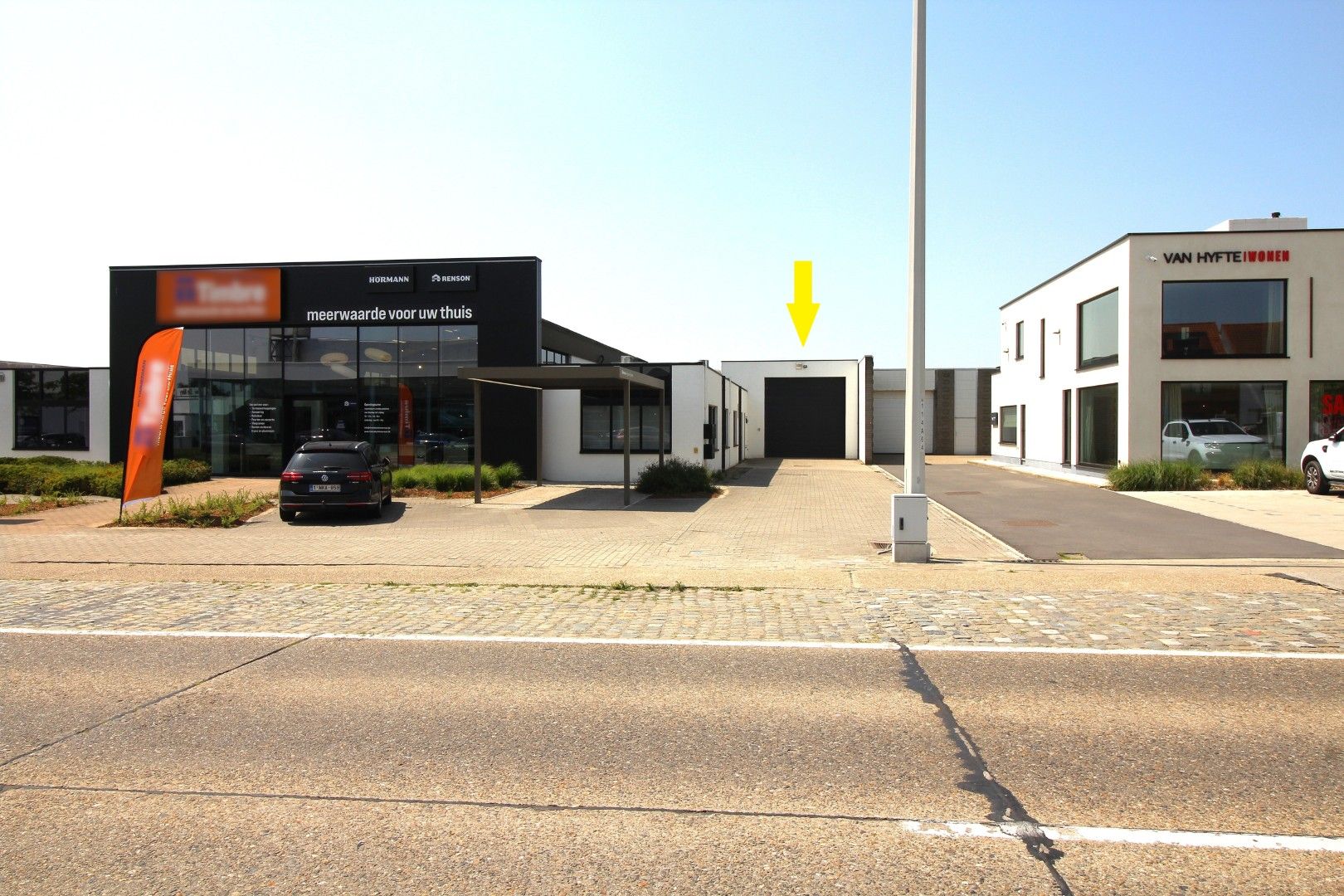 te huur Maldegem – magazijn of atelier van ca.660m². Uitstekende ligging. foto 2