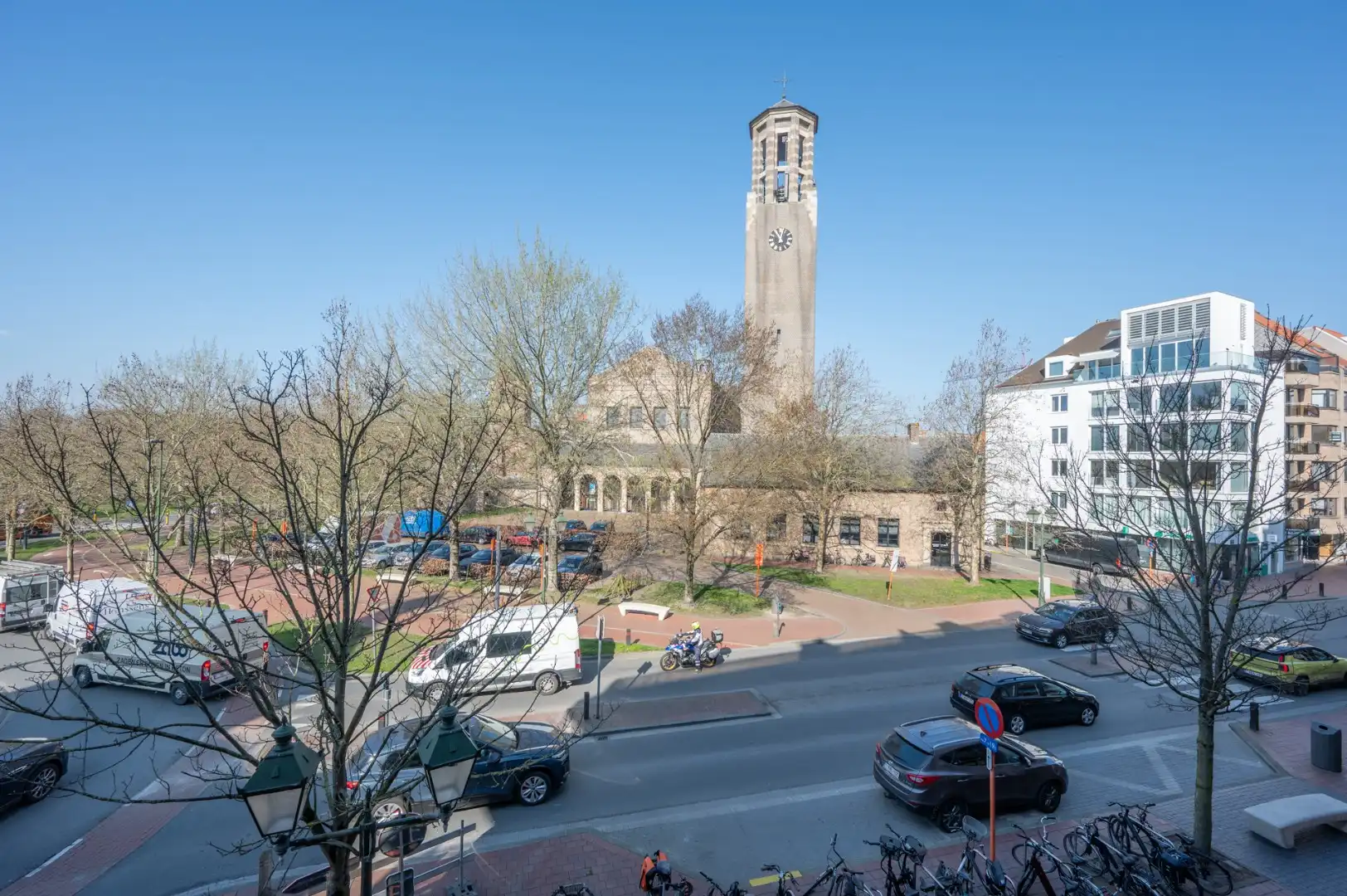 Charmant en ruim twee-slaapkamerappartement op toplocatie in Knokke foto 16