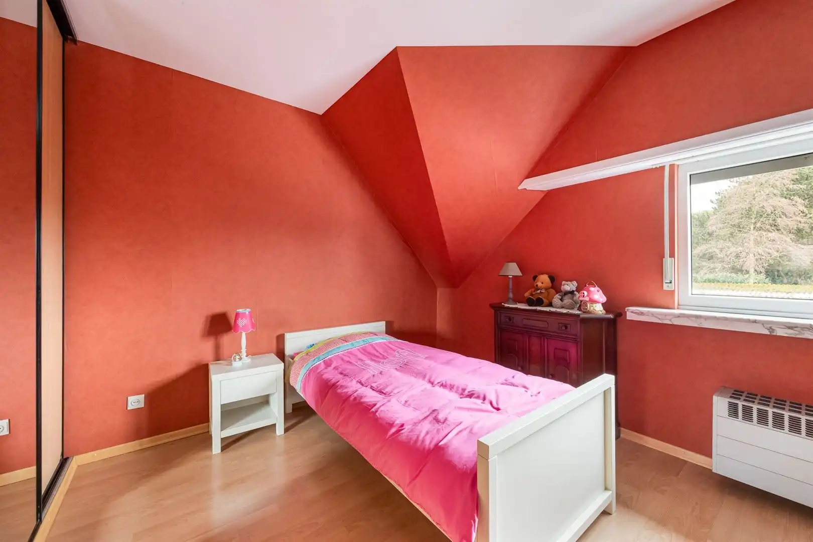 Charmante en karaktervolle woning met erg ruim bijgebouw.  foto 19