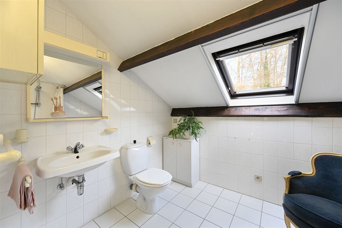 Te moderniseren woning op ruim en zonnig perceel in Halle-Zoersel

 foto 25