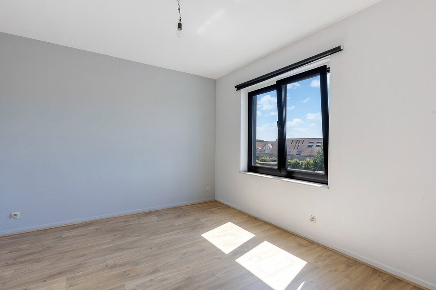 Handelspand met bouwgrond, duplex en parking te koop foto 17