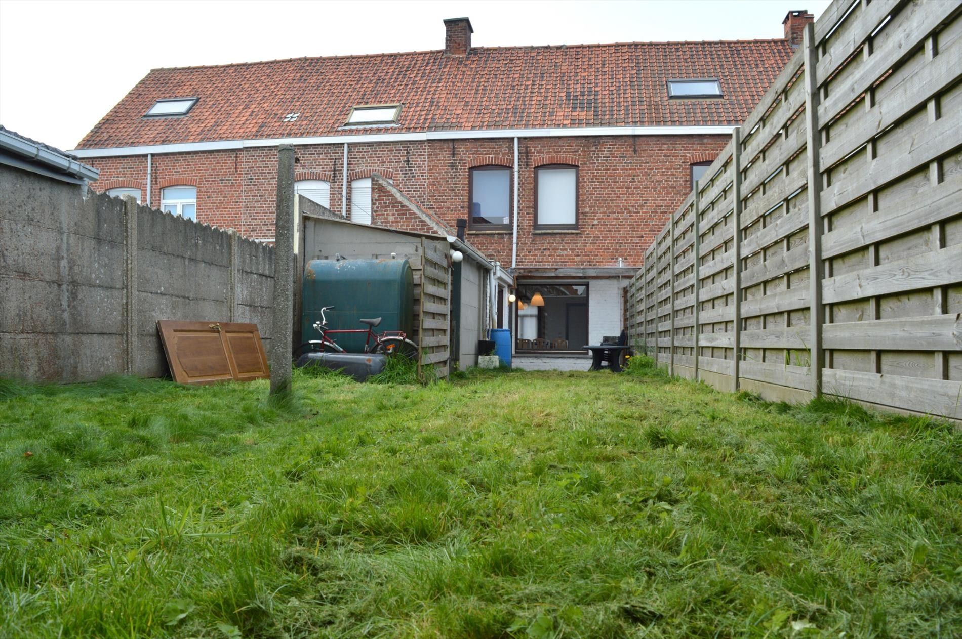 Knusse woning op een steenworp van het centrum van Gullegem foto 12