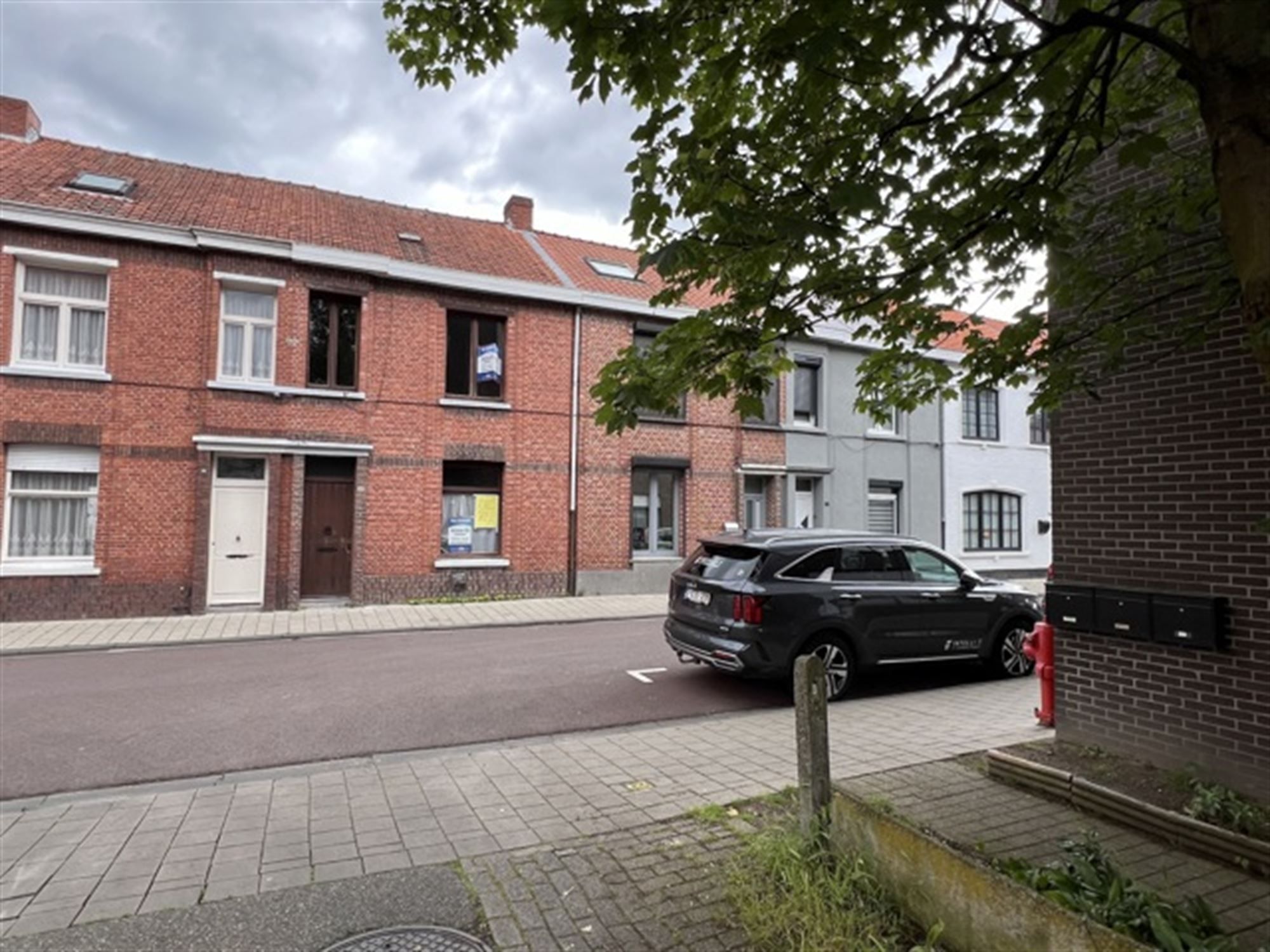 Te renoveren stadswoning met 4 slaapkamers foto 2