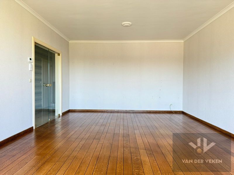 RUSTIG GELEGEN 2-SLPK-APPARTEMENT DICHTBIJ HET CENTRUM VAN HASSELT. foto 3