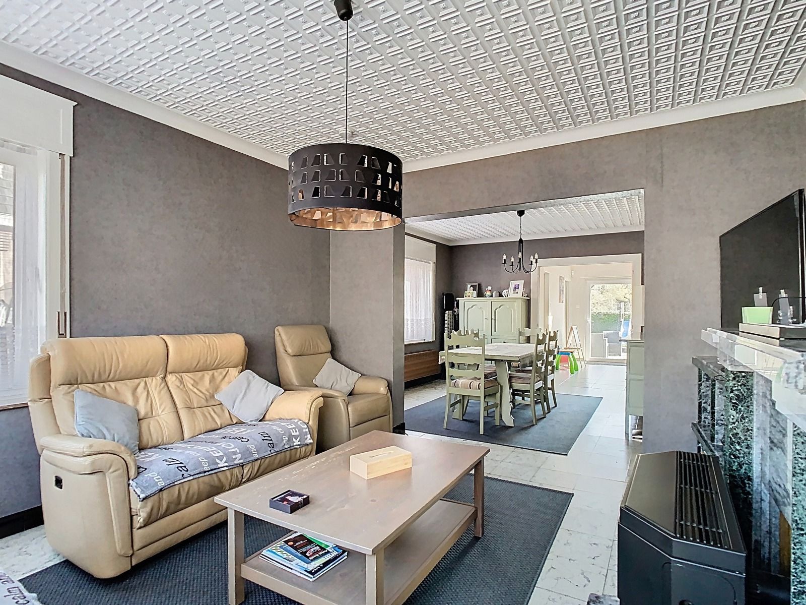 Woning met 3 SLPK, Ruime Garage én Tuin op Toplocatie! foto 2