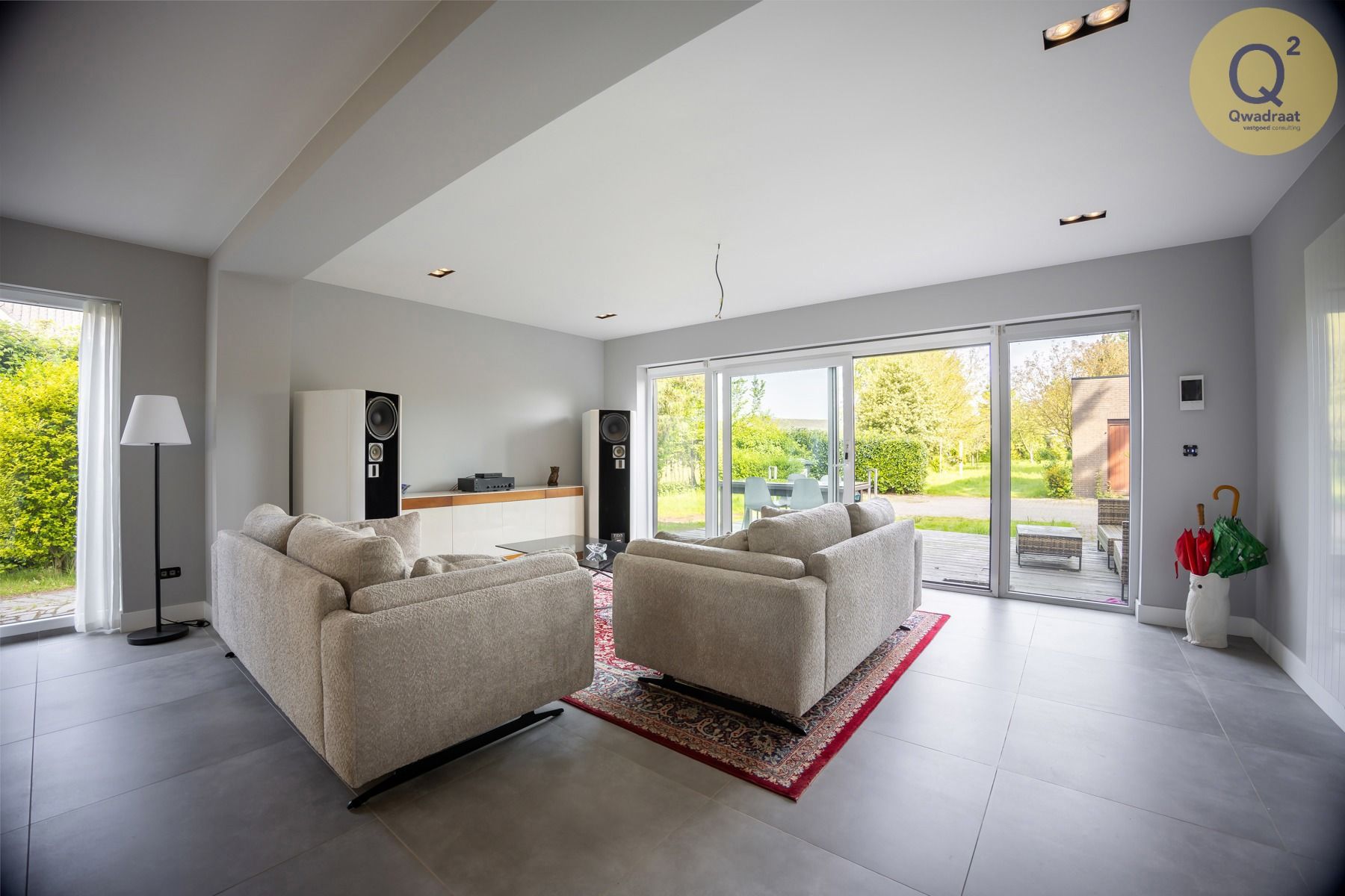 Ruime vernieuwde woning met 4 slpks en grote tuin foto 11