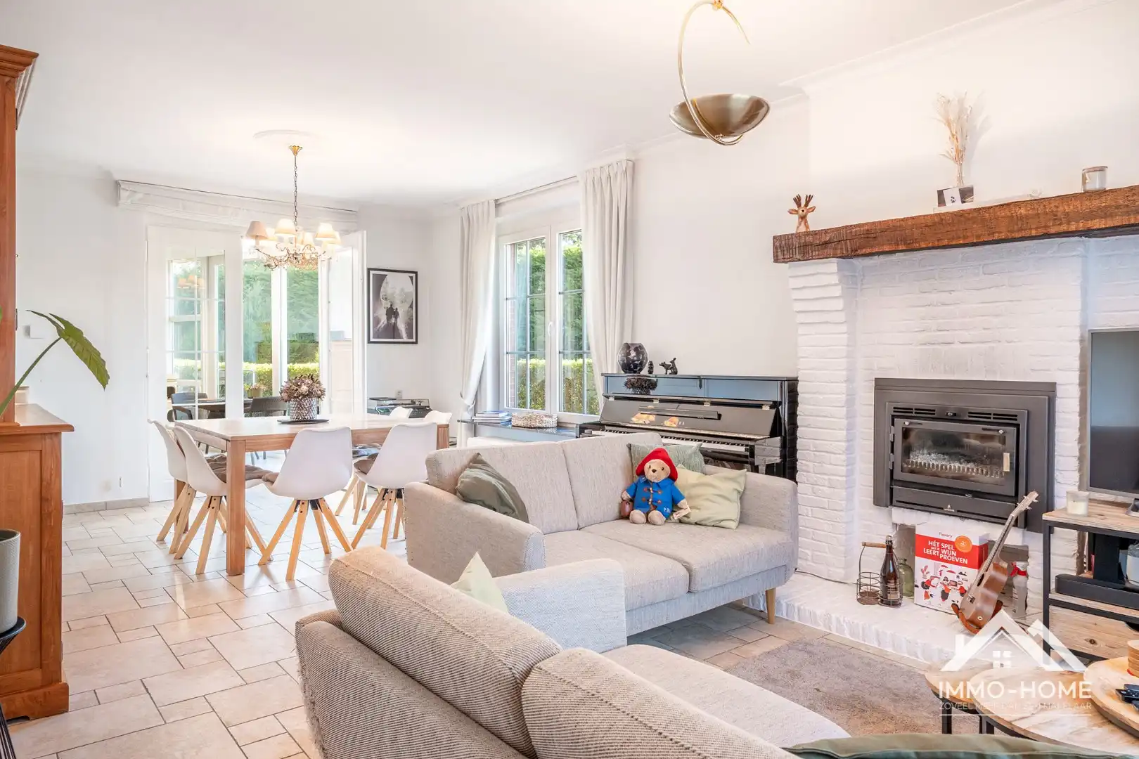 Charmante instapklare halfopen woning met ruime oprit! foto 4
