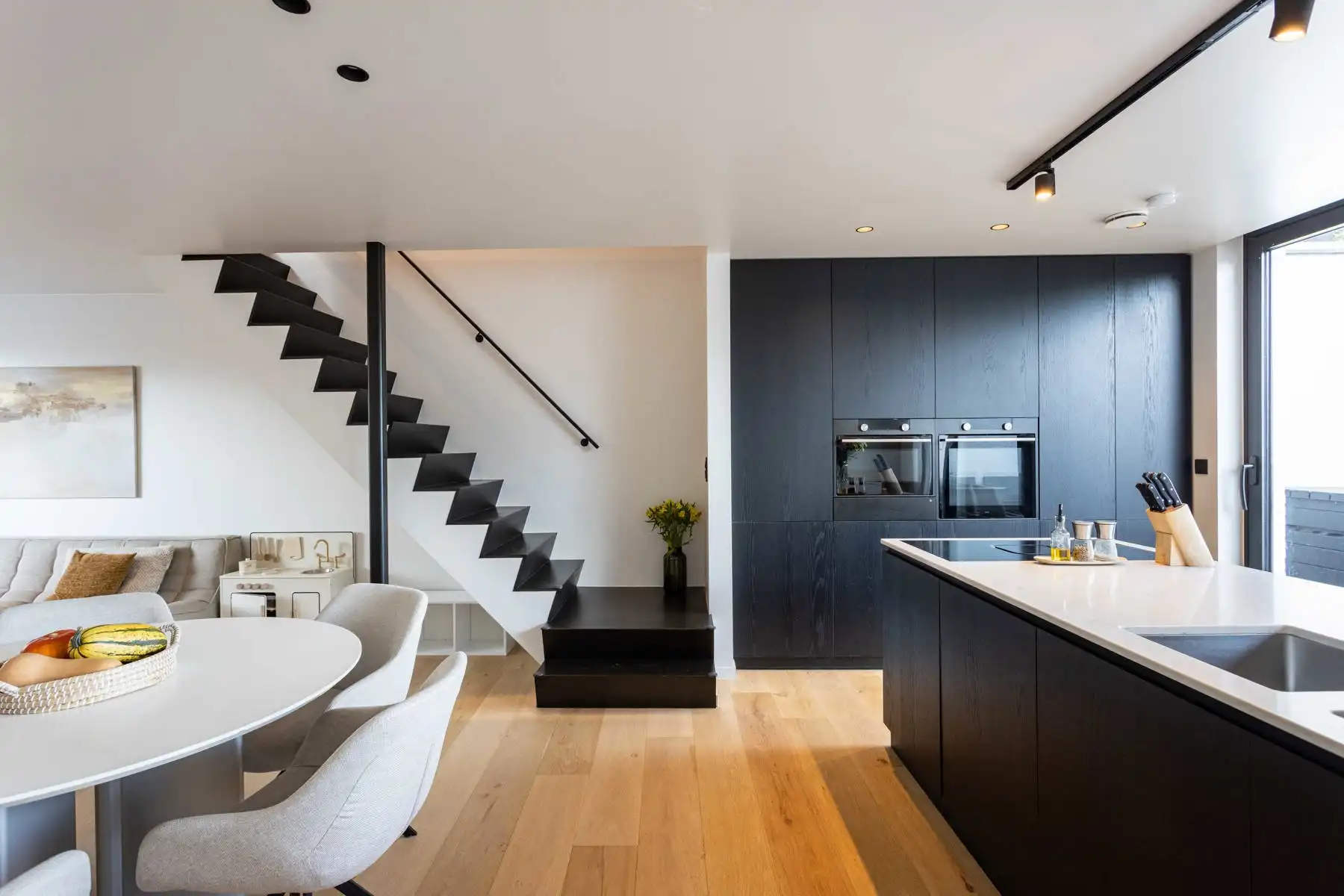 Instapklare woning met kwalitatieve afwerking foto 12