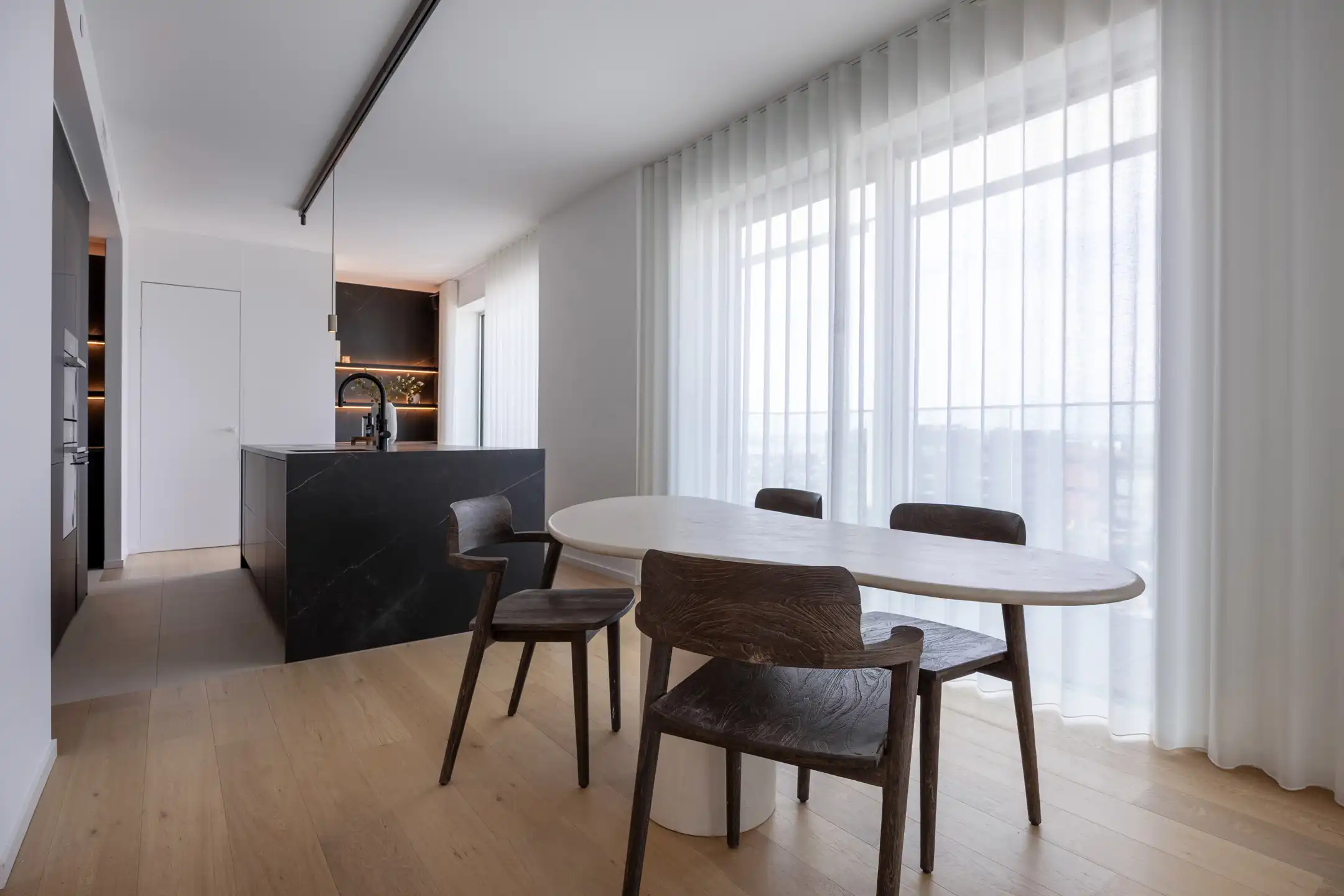 Stijlvol penthouse met panoramisch zicht op stad en haven foto 8