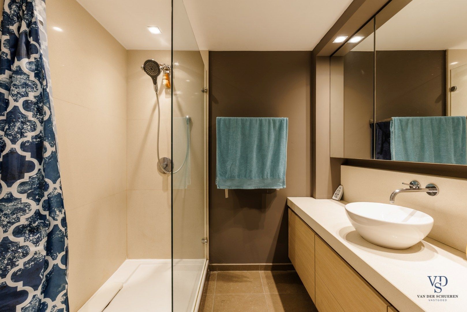 Ruim en stijlvol duplex appartement met twee terrassen foto 16