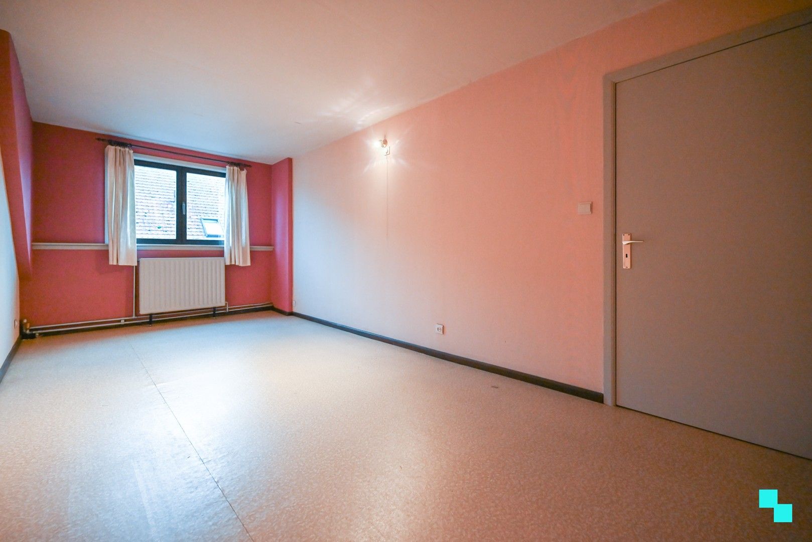 Ruime woonst met tal van mogelijkheden nabij centrum Izegem foto 27