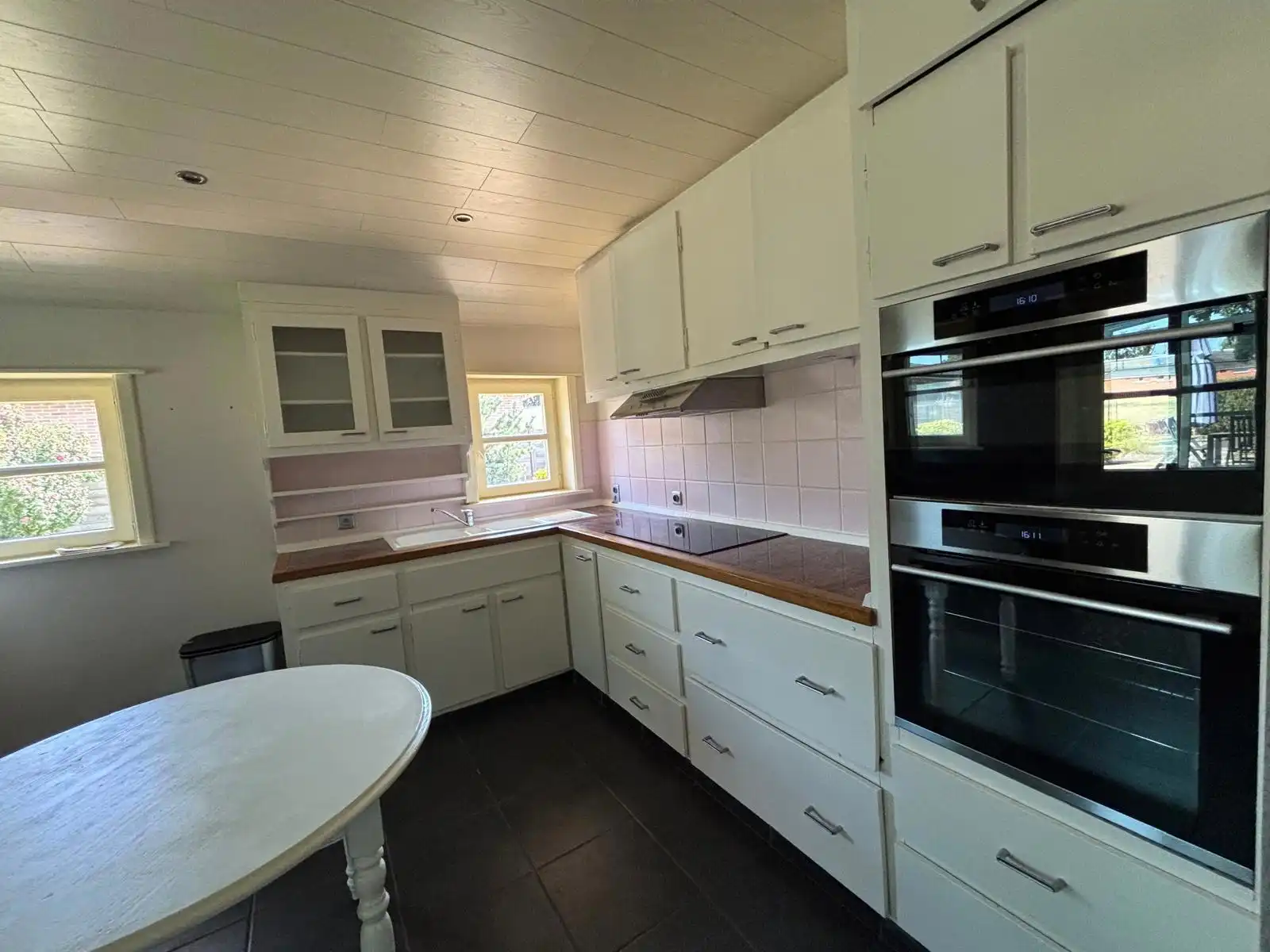 Vrijstaande (gemeubileerde) woning met zwembad en tuin foto 7