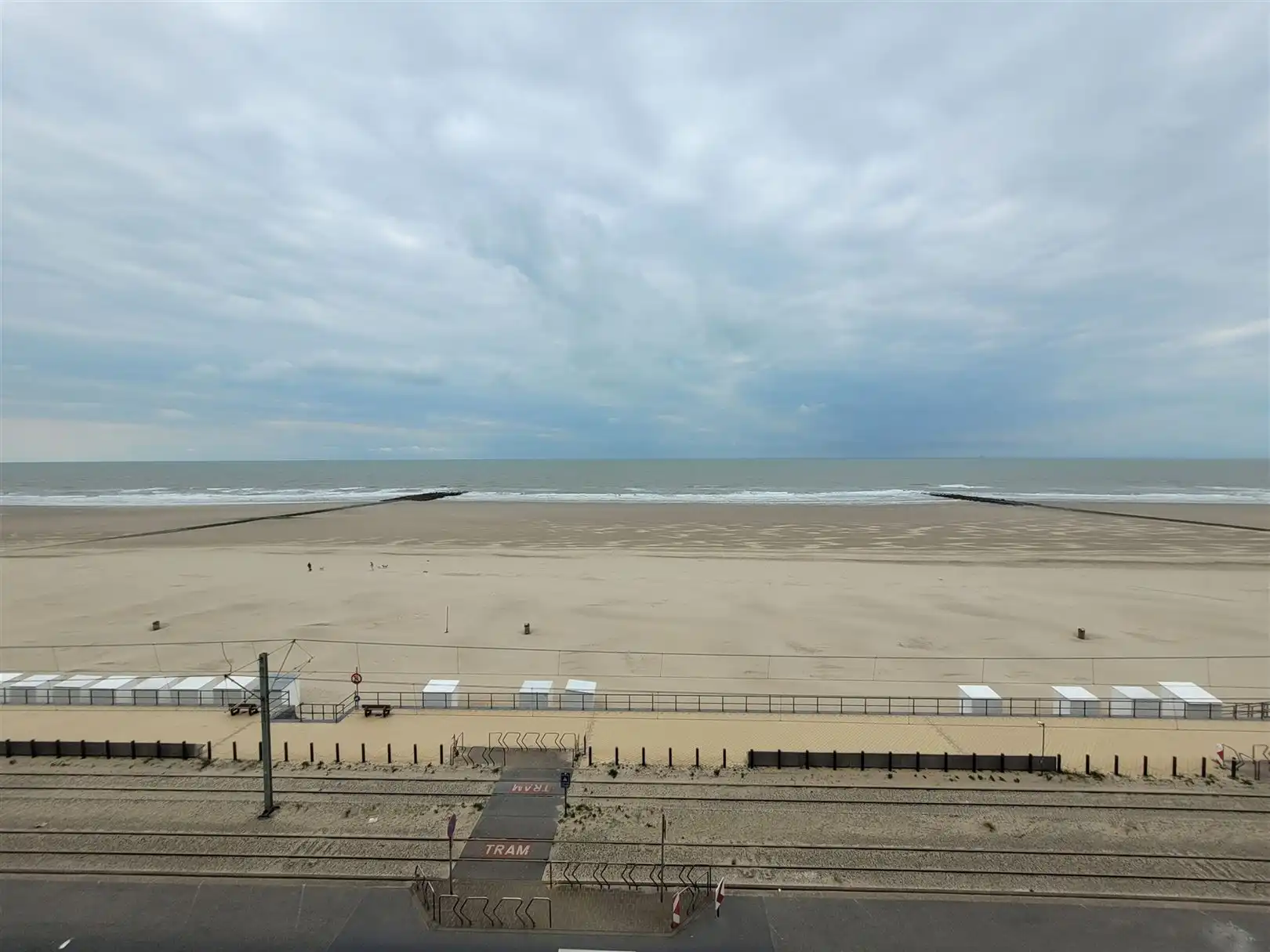 Ongemeubeld appartement met 1 slaapkamer en slaaphoek foto 5