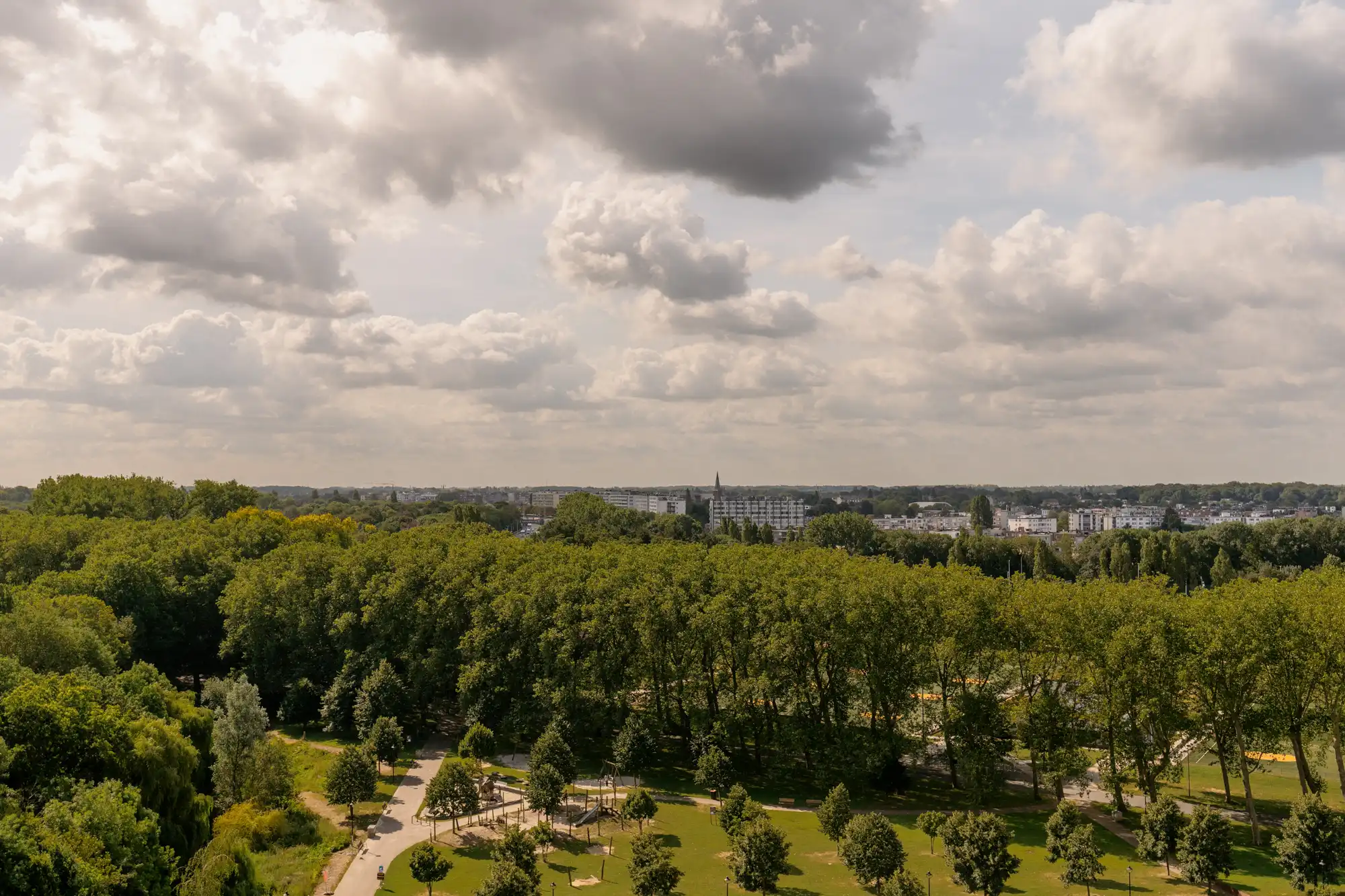 Appartement met verbluffend uitzicht over het Rivierenhof. foto 16
