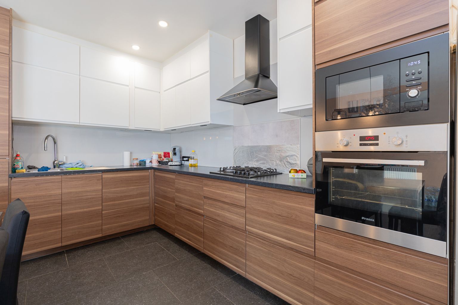 Gerenoveerde woning op wandelafstand van het centrum! foto 7