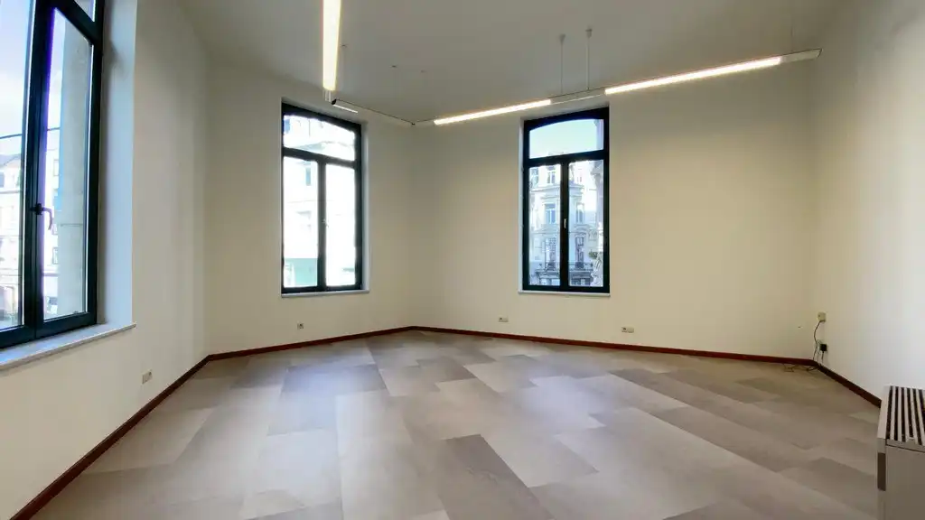 Kantoorruimte te huur in gerenoveerde herenwoning in centrum Gent foto 10