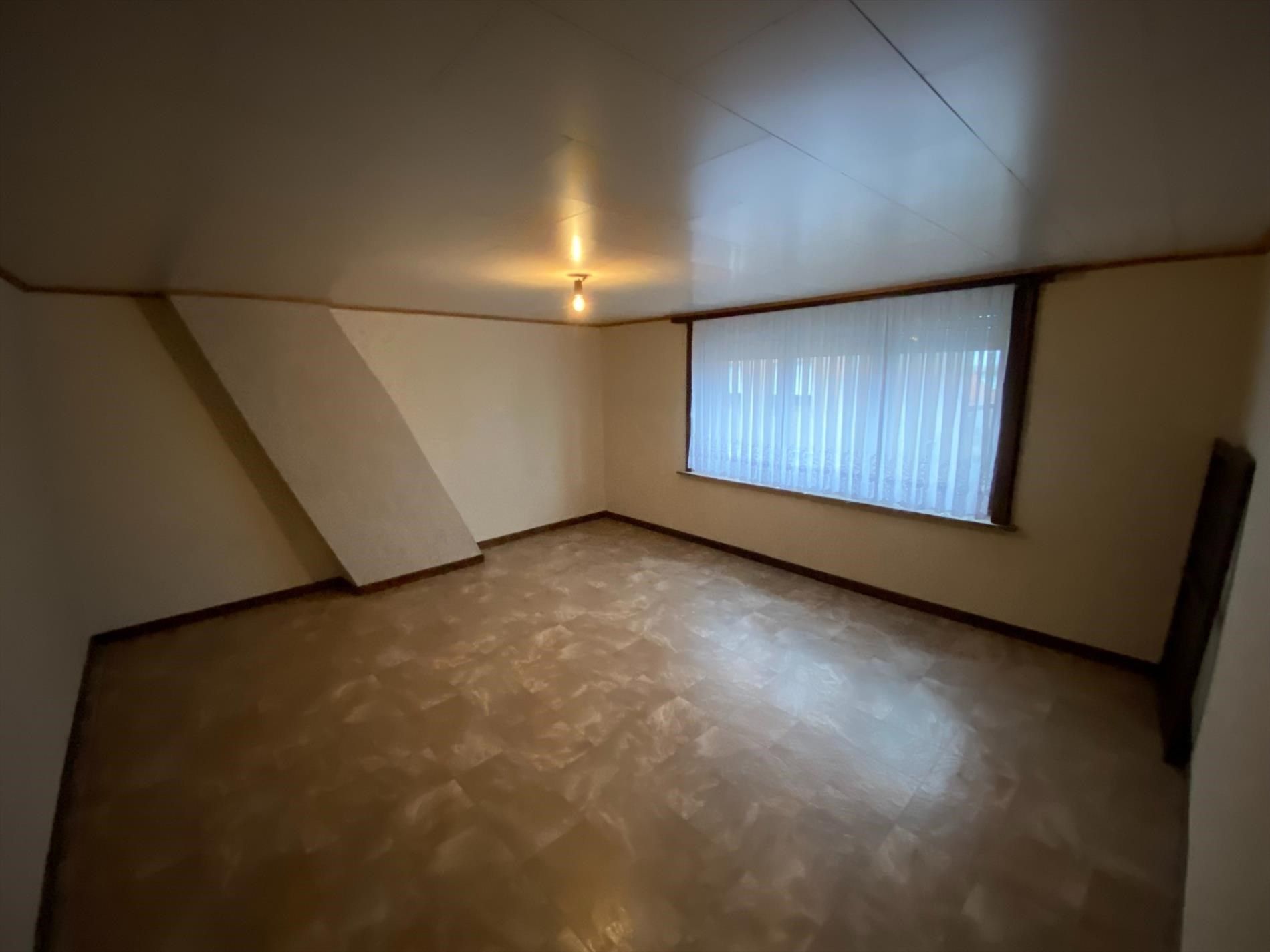 Ruime woning met 4 slaapkamer op de Vijfwegen foto 4