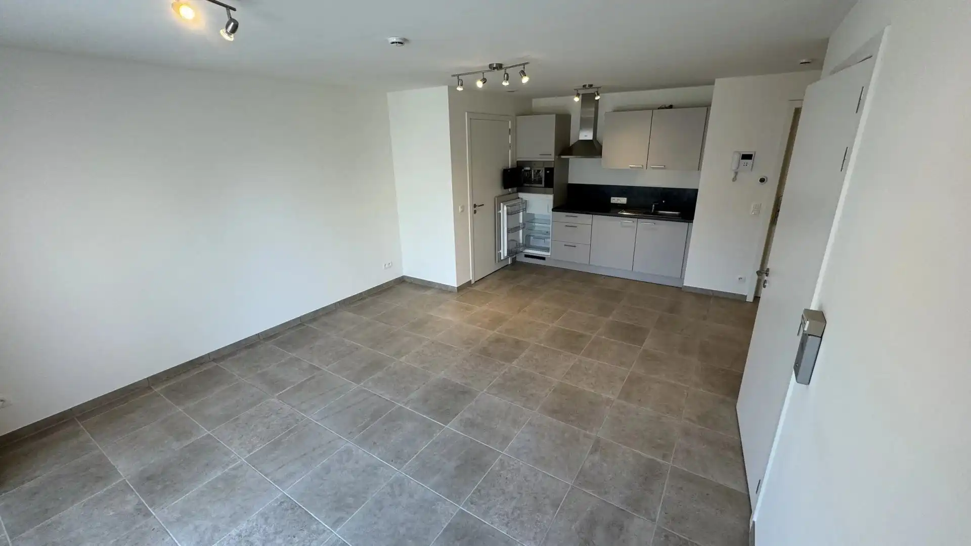 Serviceflat met 1 slaapkamer en balkon, momenteel verhuurd. foto 12