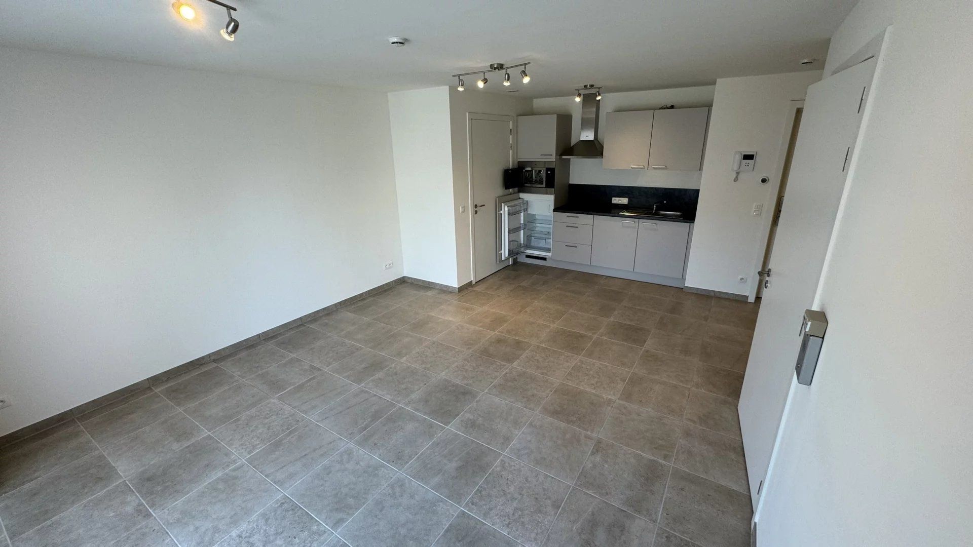 Serviceflat met balkon en 1 slaapkamer momennteel verhuurd te koop foto 12