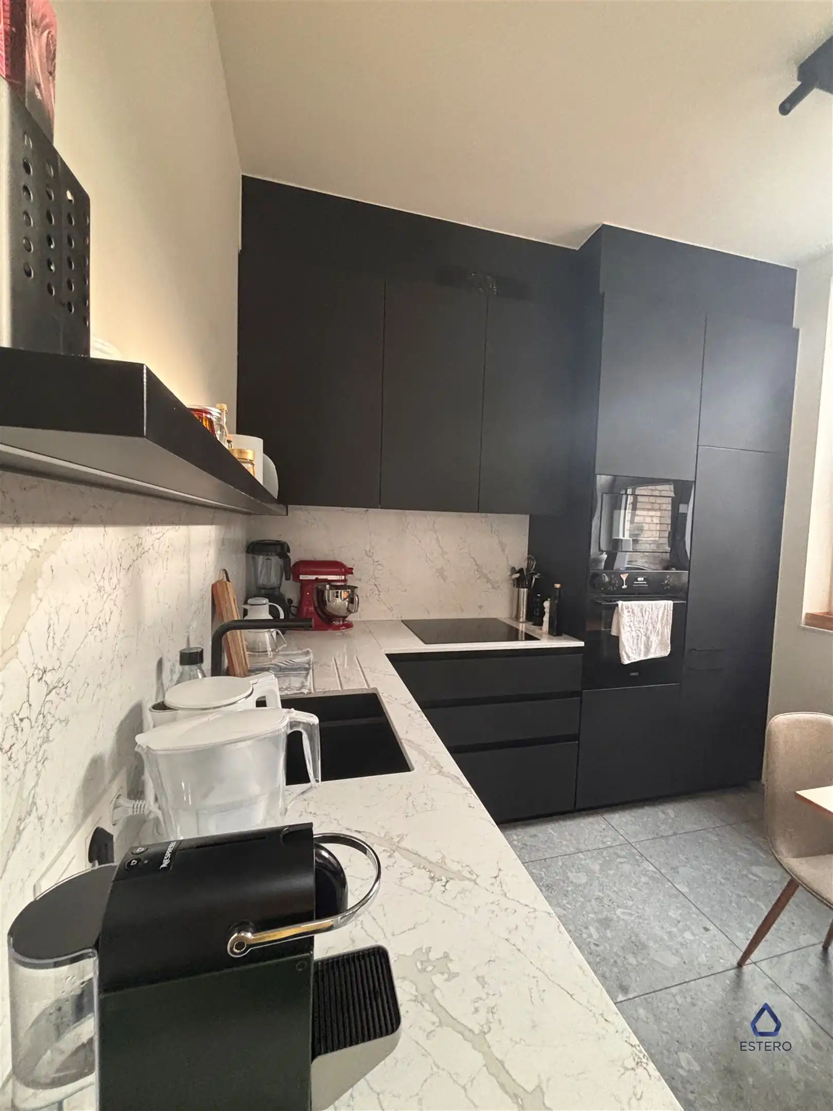Gerenoveerd appartement met 2 slaapkamers op toplocatie foto 8