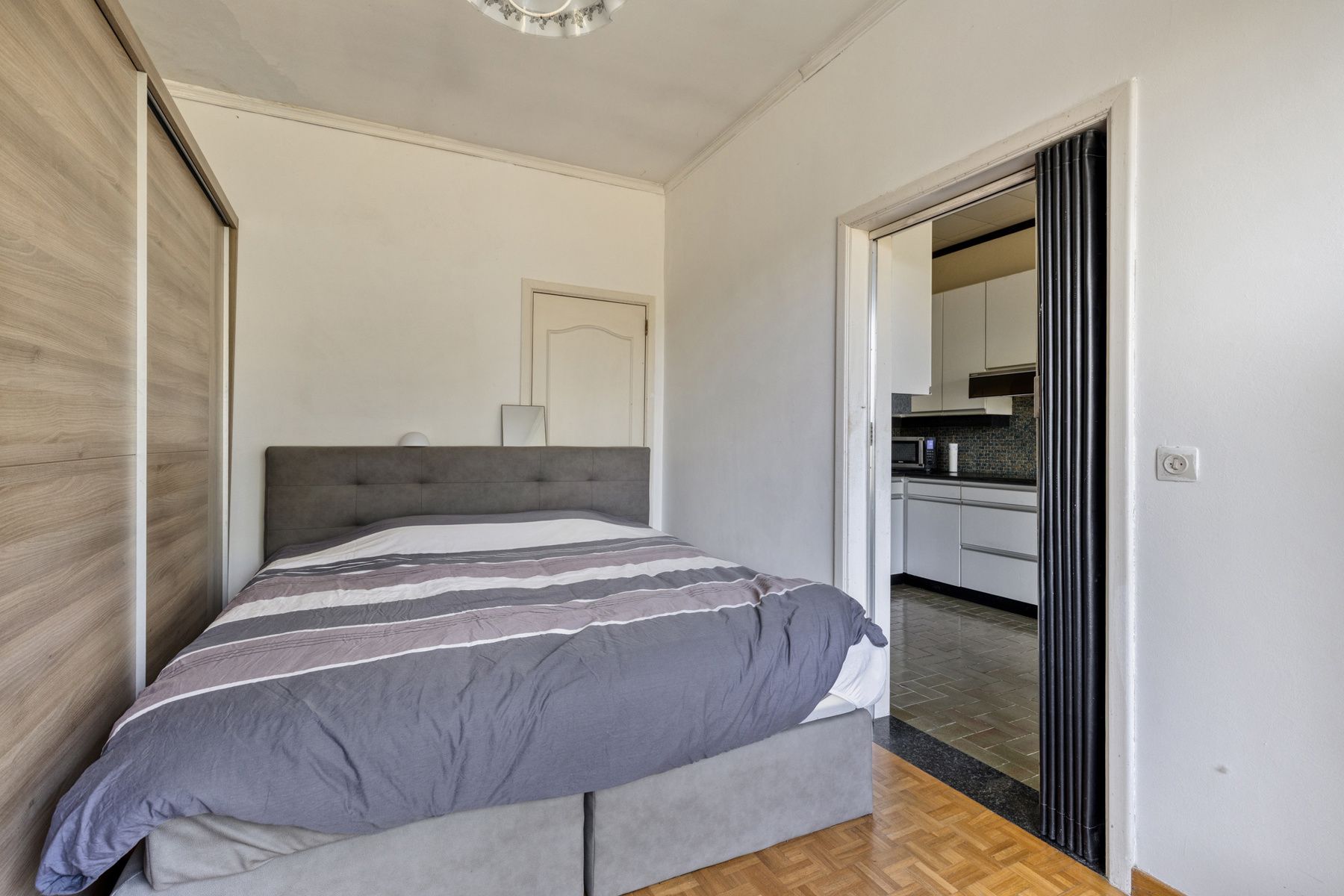 **KIJKDAG 15/11** Te renoveren halfopen bebouwing  foto 13