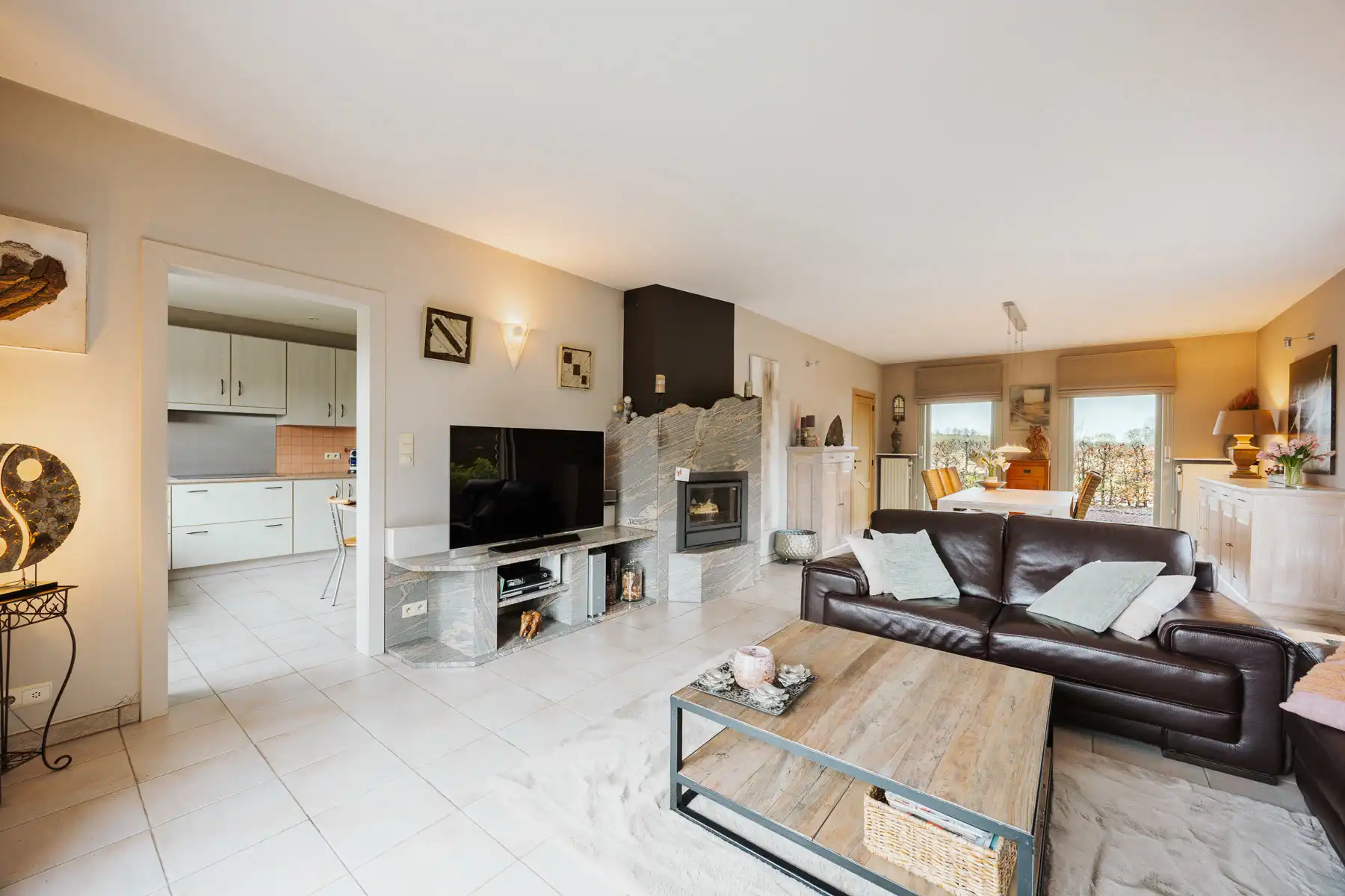 Ruime, instapklare woning met mooie tuin in groene omgeving foto 9