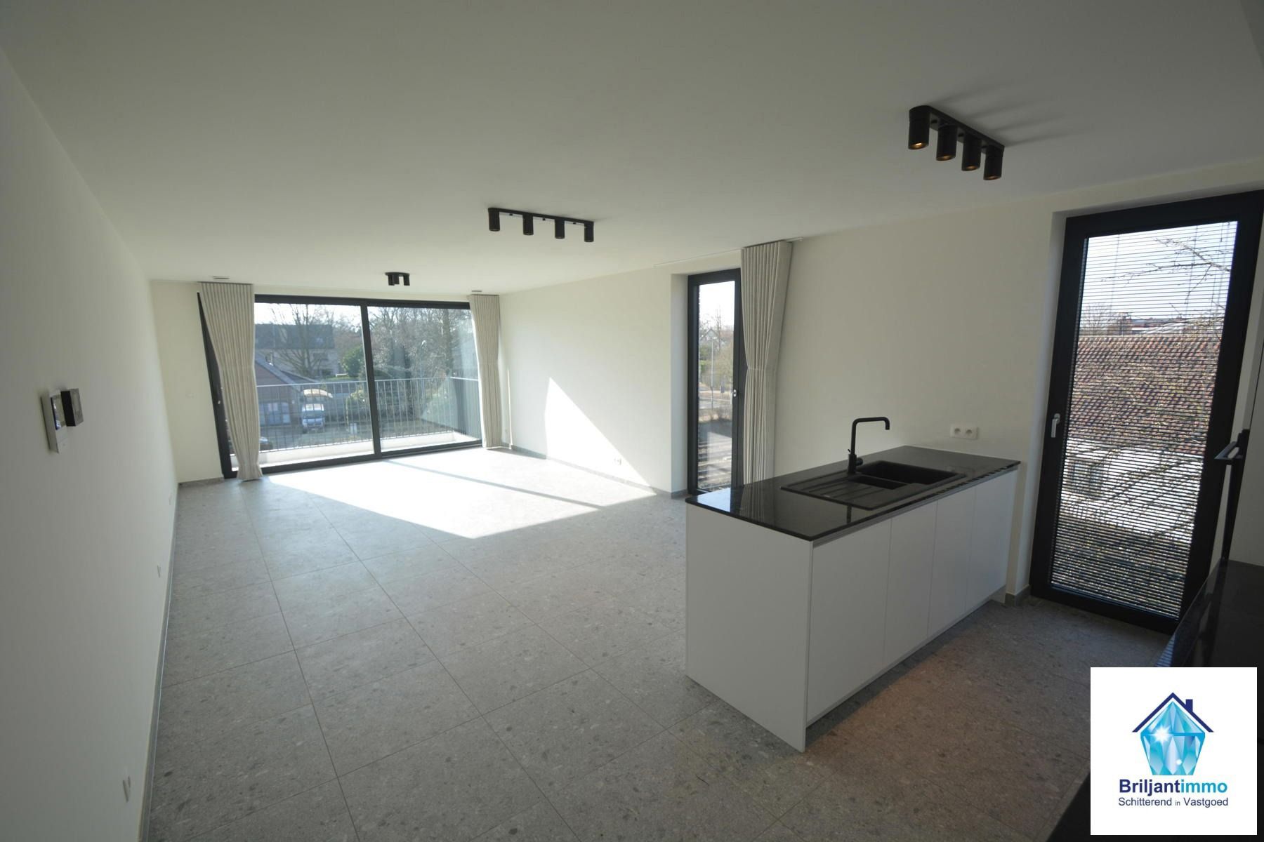 Doorloopappartement met 2 slpkmrs & terras - 6% BTW mogelijk foto 3
