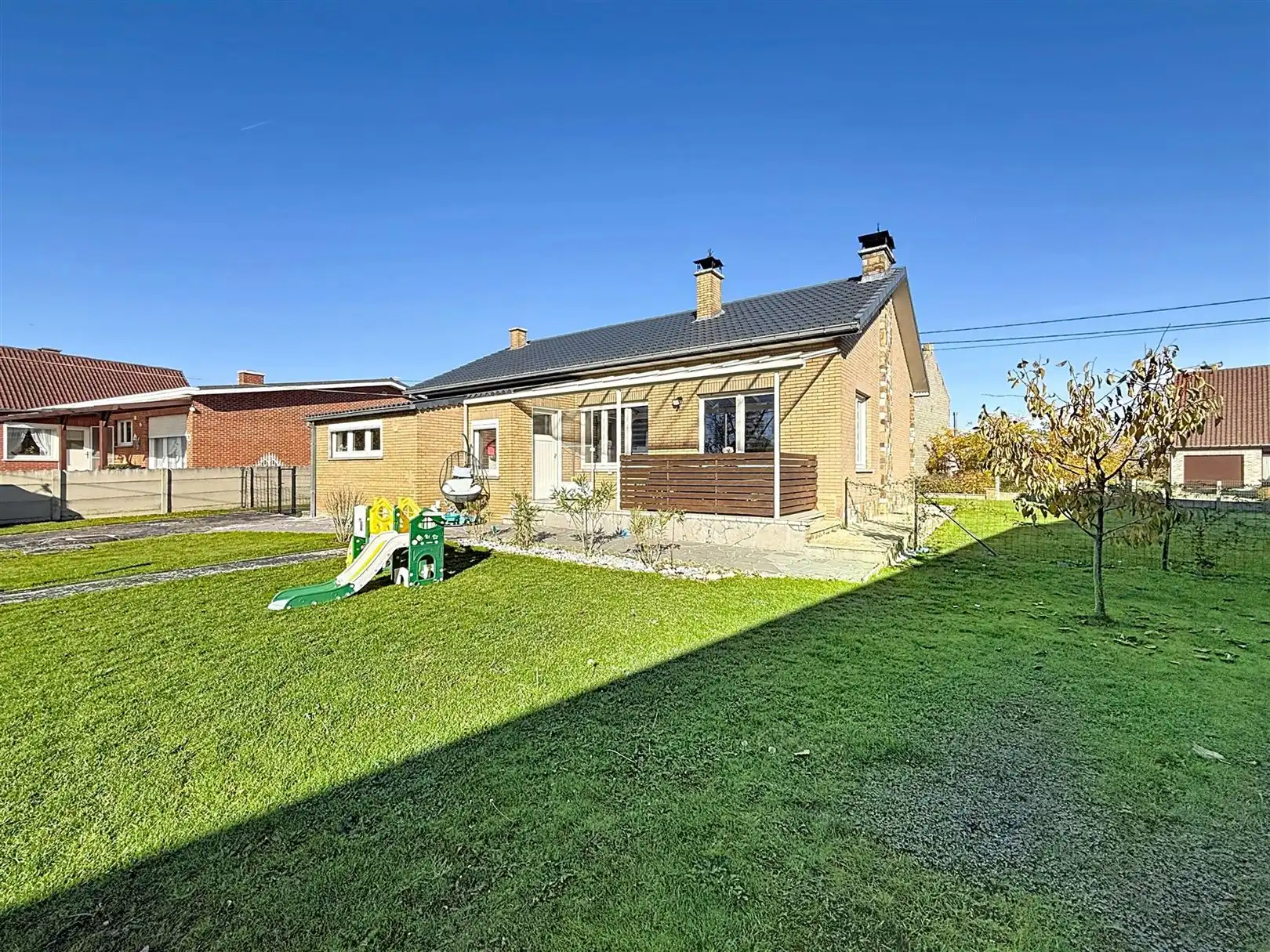 Open bebouwing, 3 slpks, tuin, terras, garage, 8a 67ca foto 4