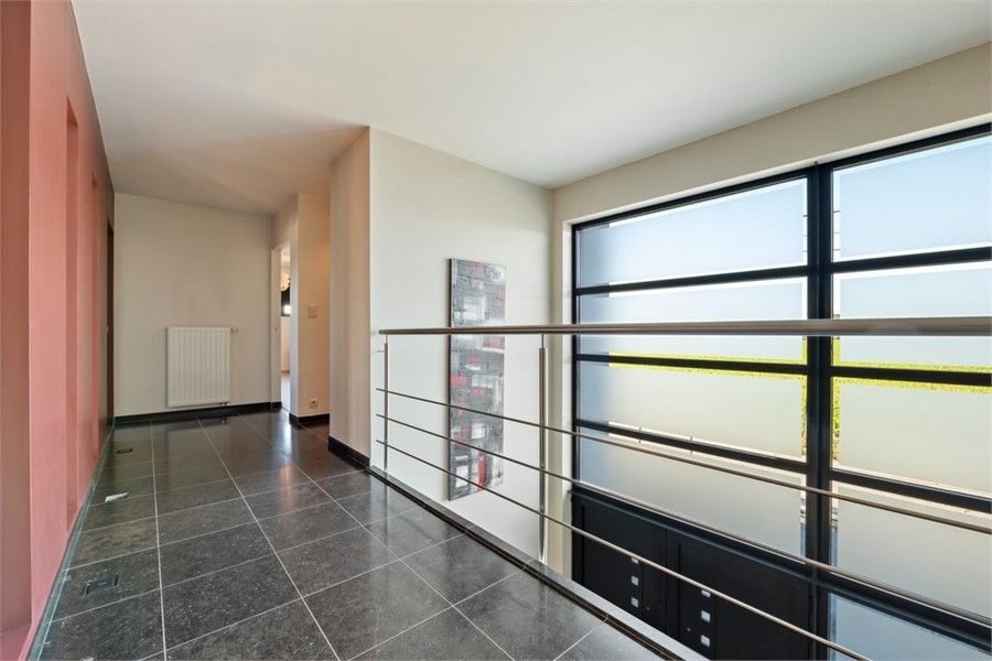 STIJLVOLLE OPEN BEBOUWING MET 3 SLKS OP EEN KNAP PERCEEL foto 29