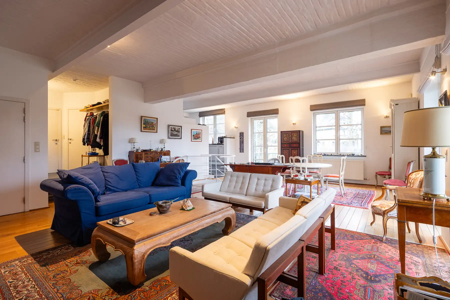 Ruim, lichtrijk appartement met tuin. Rustige locatie foto 7