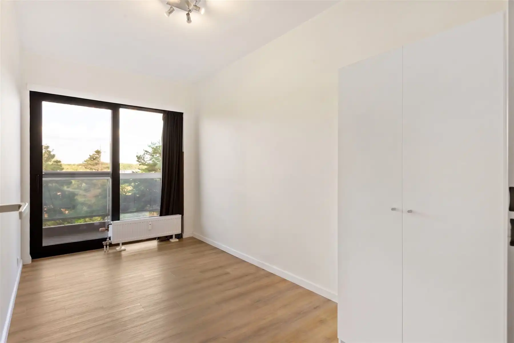 Gerenoveerd appartement met 2 slaapkamers te Merksem! foto 8