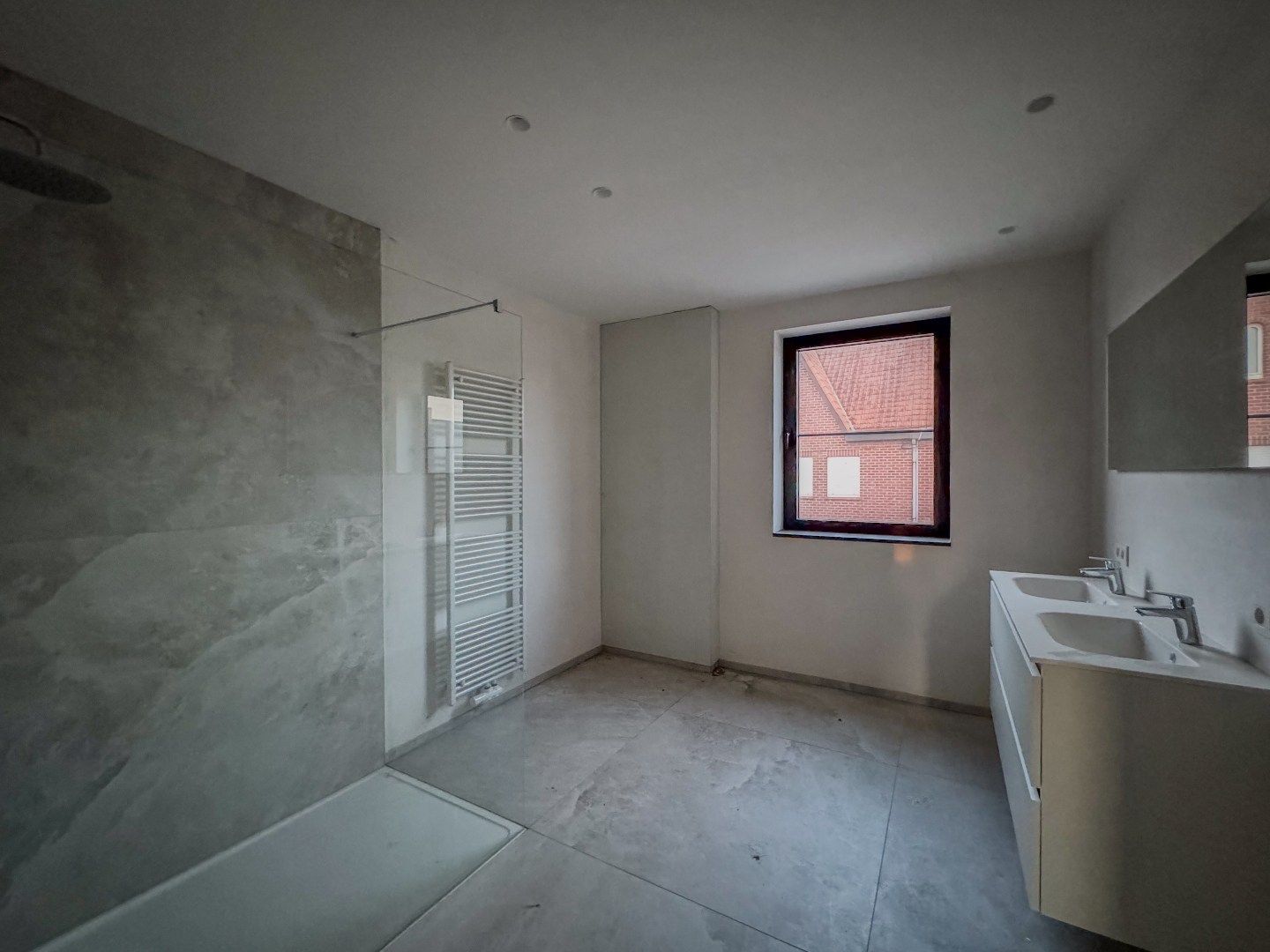 Energiezuinige nieuwbouwwoning met 3 slaapkamers, ruime garage en tuin. foto 14