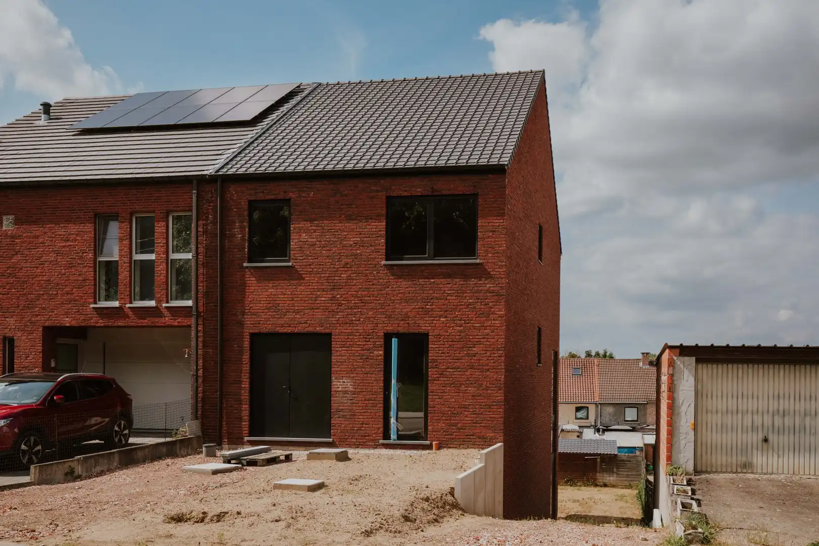 Lichtrijke nieuwbouwwoning met loftgevoel foto 2