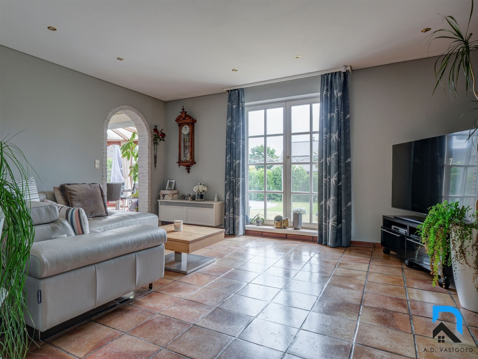 Ruime woning met 5 slaapkamers op toplocatie foto 5