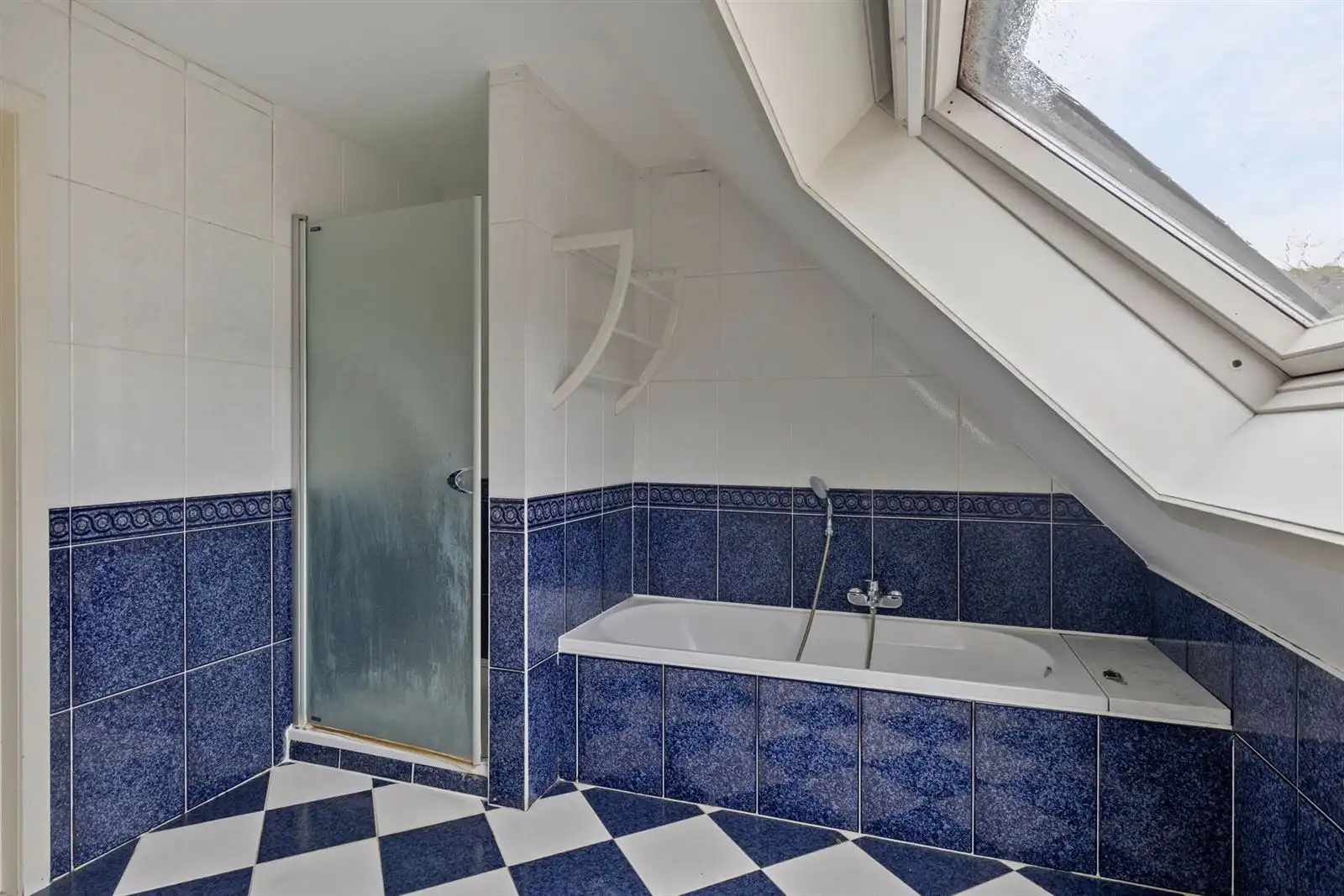 Instapklare villa met 4 kamers en garage op 6a 79ca foto 18