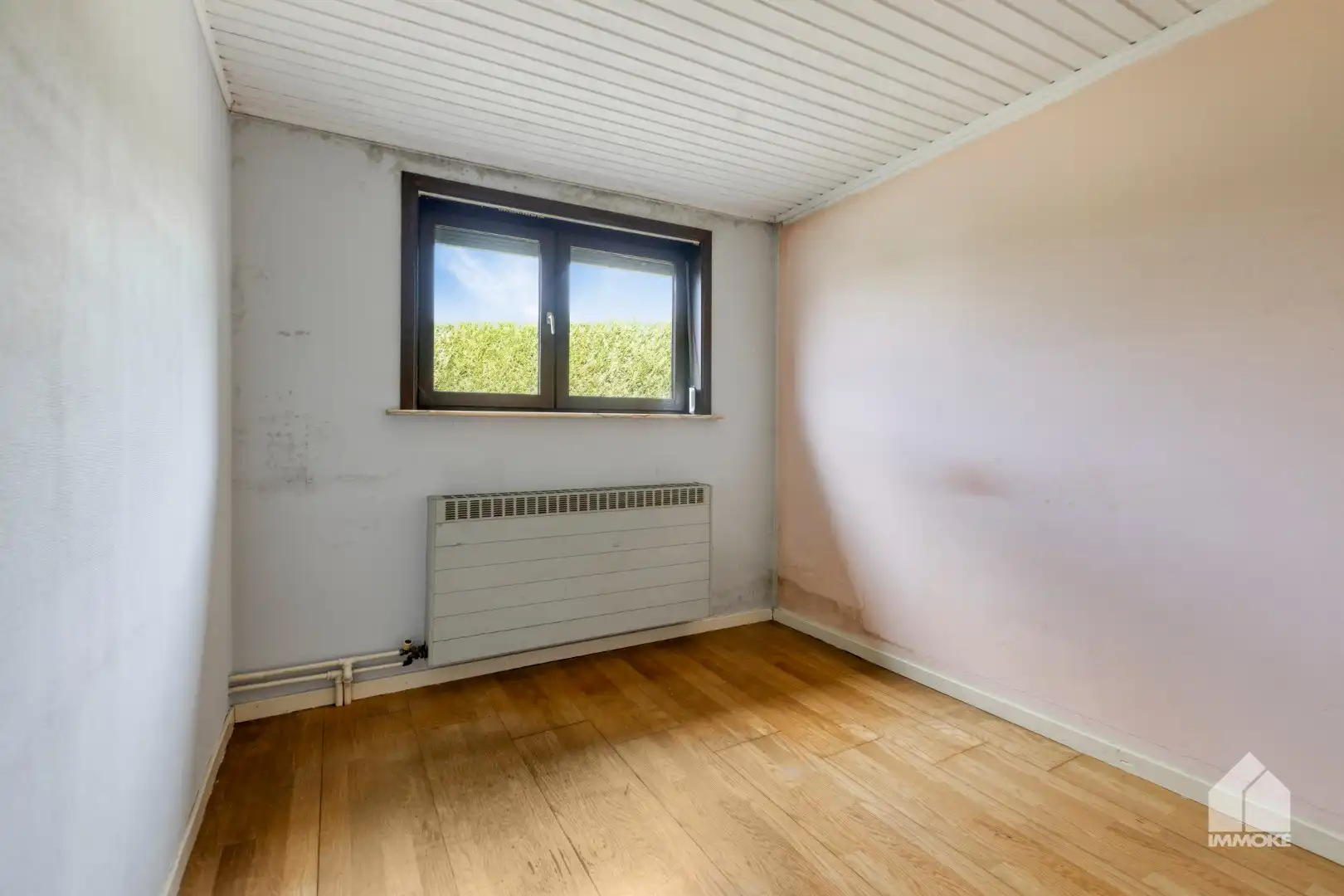 Te renoveren woning op 8a 40ca met 3 slpk en vrijstaande garage. foto 16