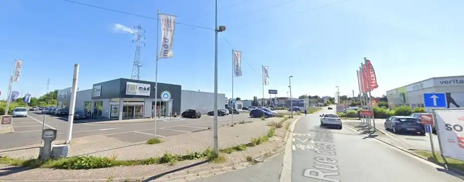 COMMERCIEEL GEBOUW FROYENNES foto 3