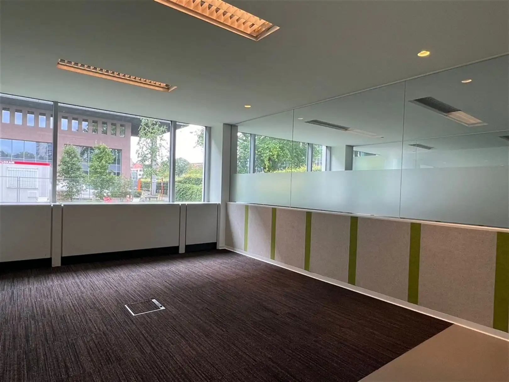 Lichtrijke instapklare kantoren tot 688m²  in UCO toren te Gent foto 4