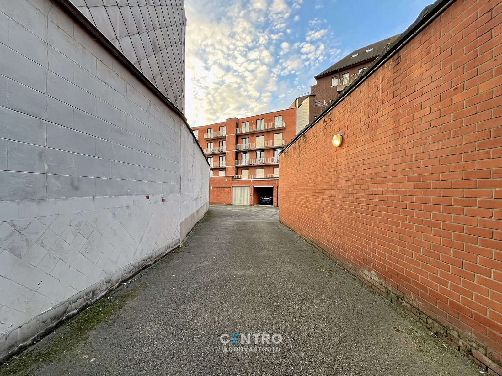 GEMETSTE garage(s) te koop CENTRUM Roeselare nabij Sint-Michielskerk (mogelijkheid 2 garages naast elkaar aan te kopen) ! foto 9