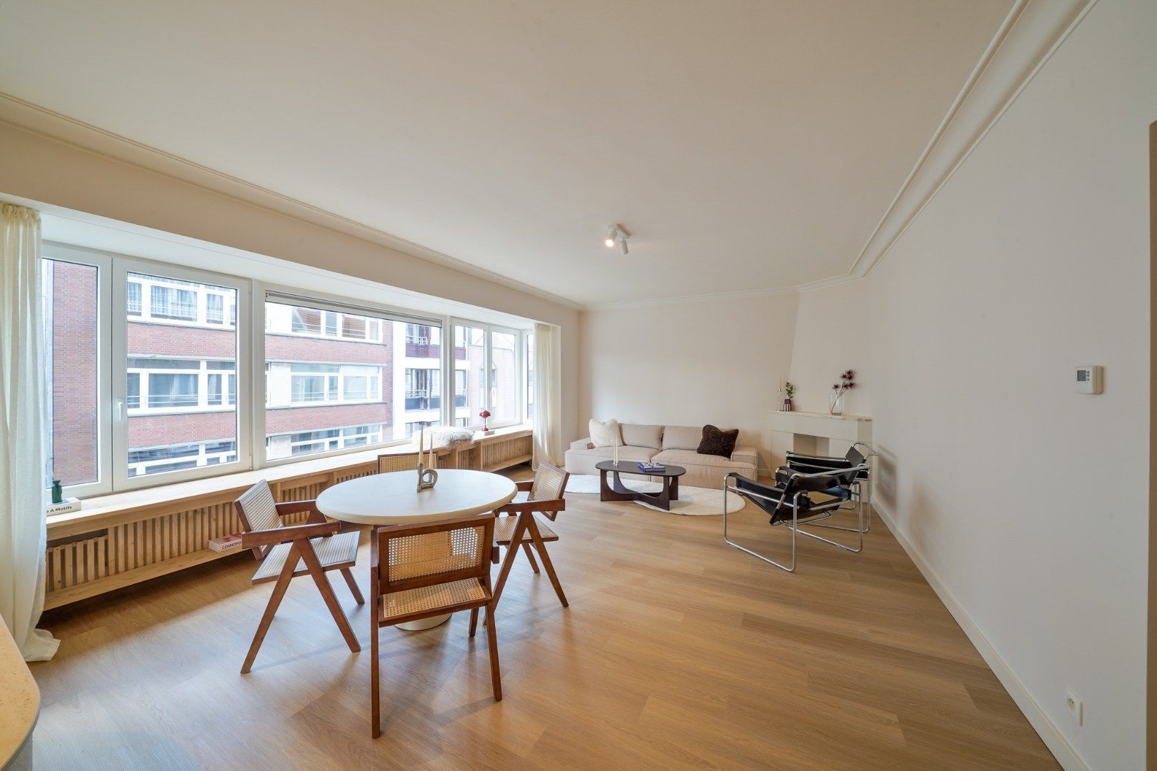 Volledig vernieuwd 3-slaapkamerappartement in hartje Oostende foto 3
