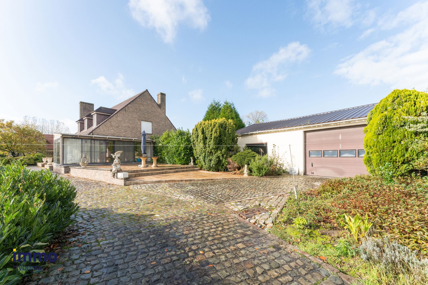 Idyllisch gelegen villa op 3598 m² met garage voor 6 wagens foto 6