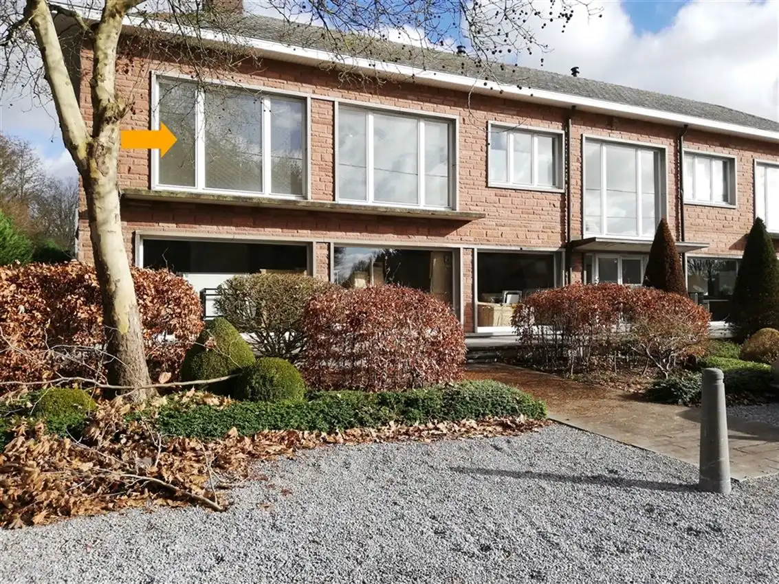 Heel licht en tof appartement met veel ruimte  foto {{pictureIndex}}