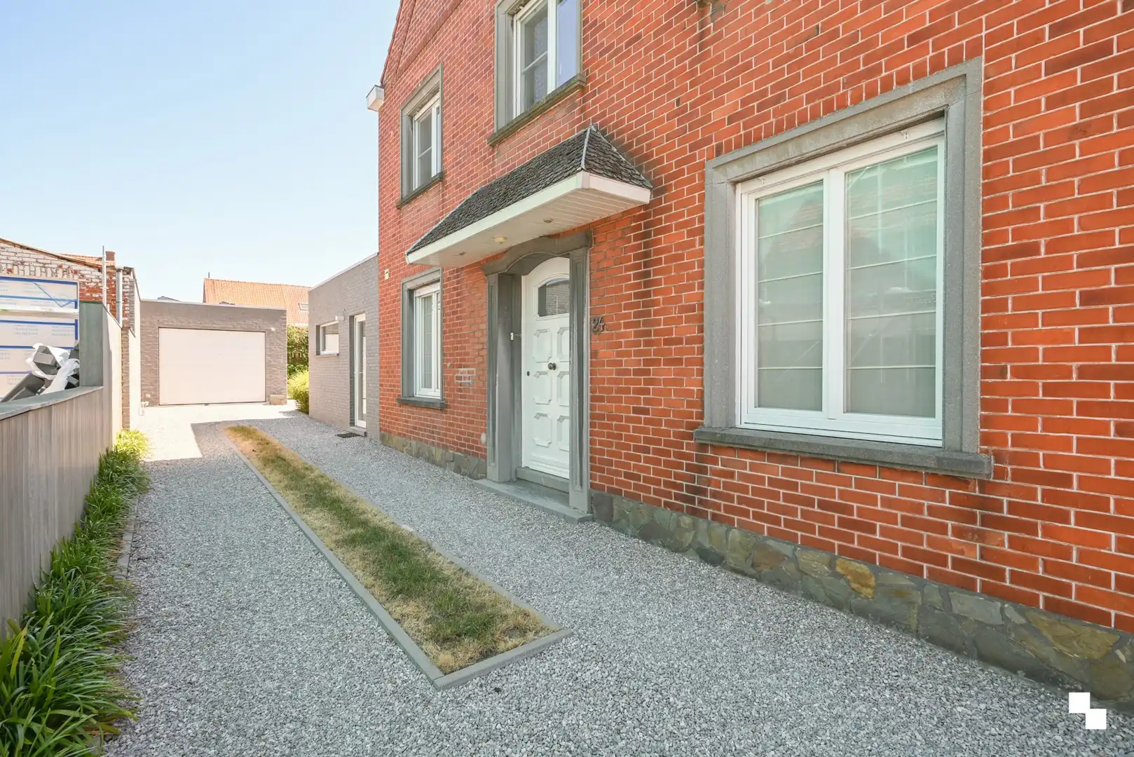 Zeer verzorgde eengezinswoning met drie slaapkamers en garage foto 3
