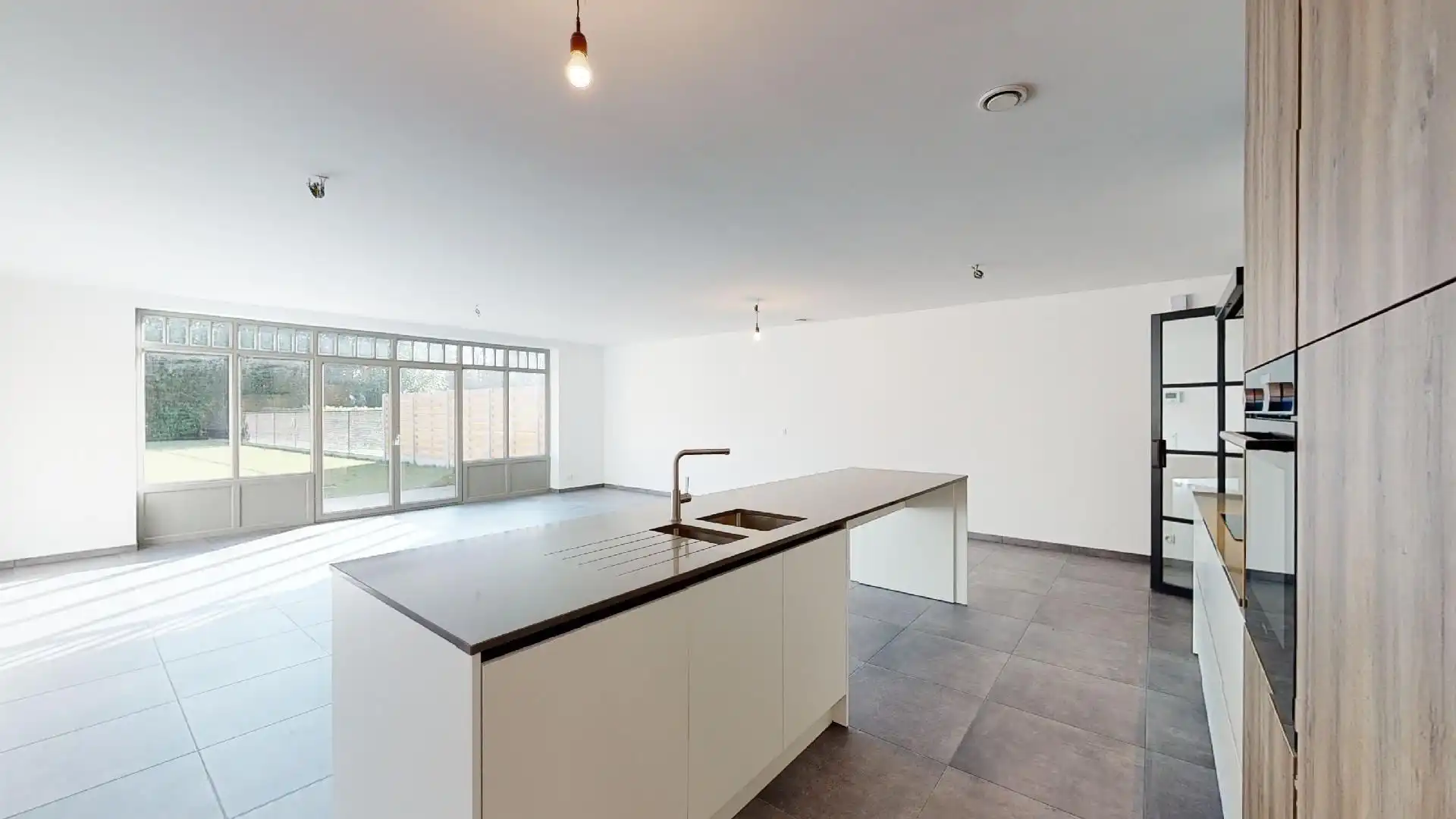 ZEER RUIME KWALITATIEVE WONING MET INPANDIGE GARAGE foto 5