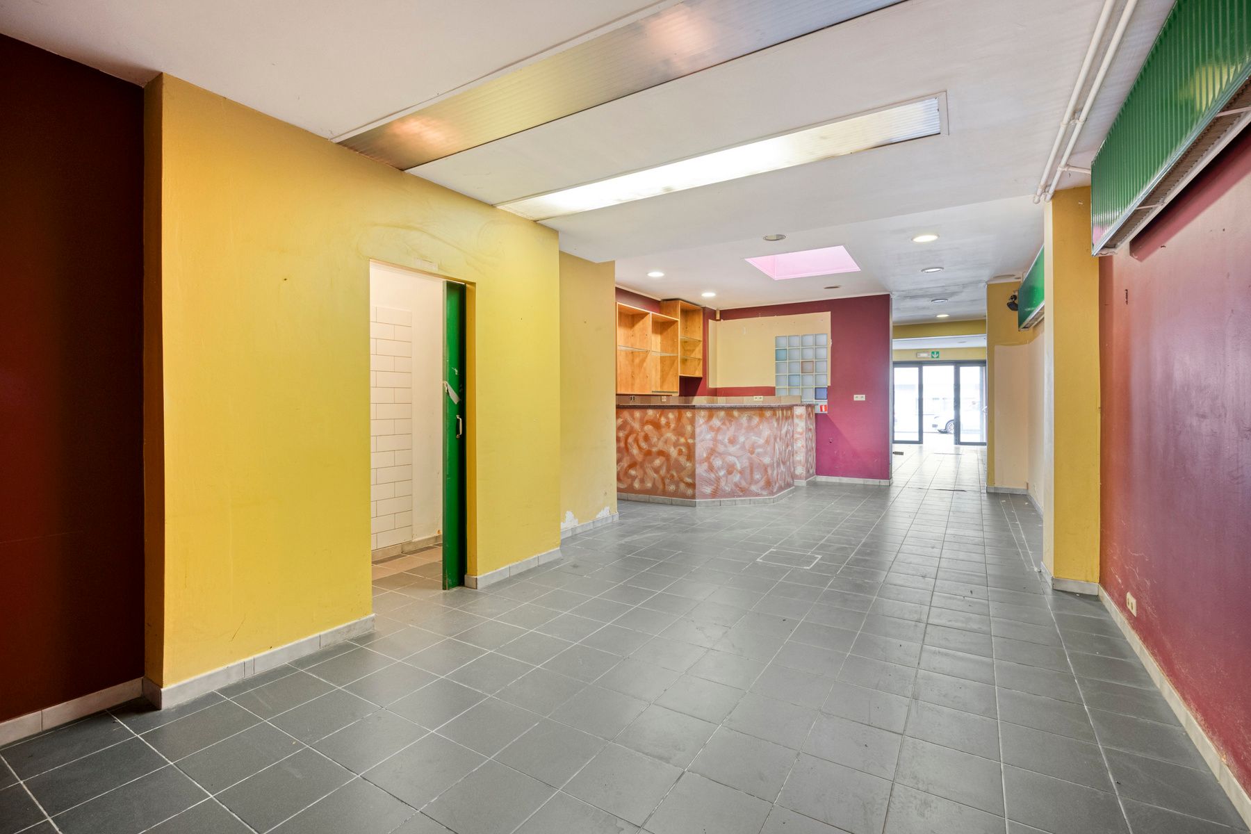 Handelspand in de Andreas Vesaliusstraat foto 2