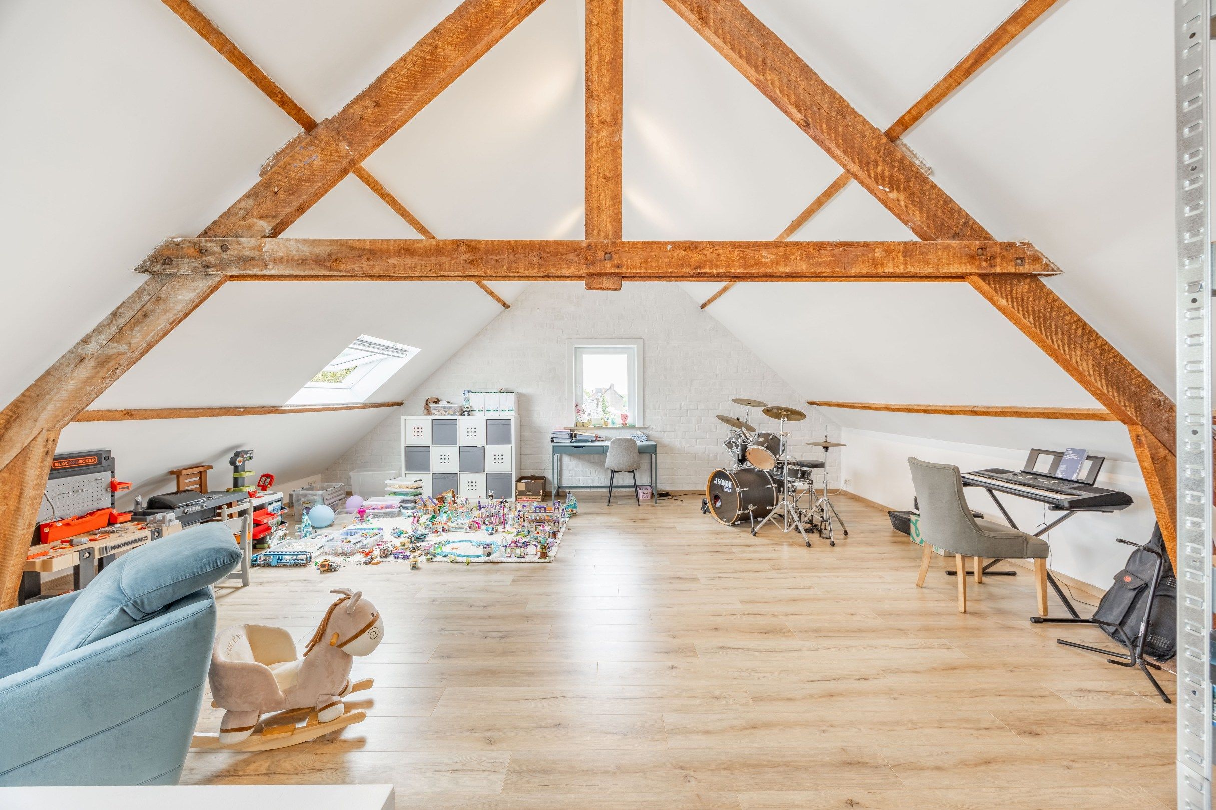 STIJLVOL GERENOVEERDE WONING foto 25