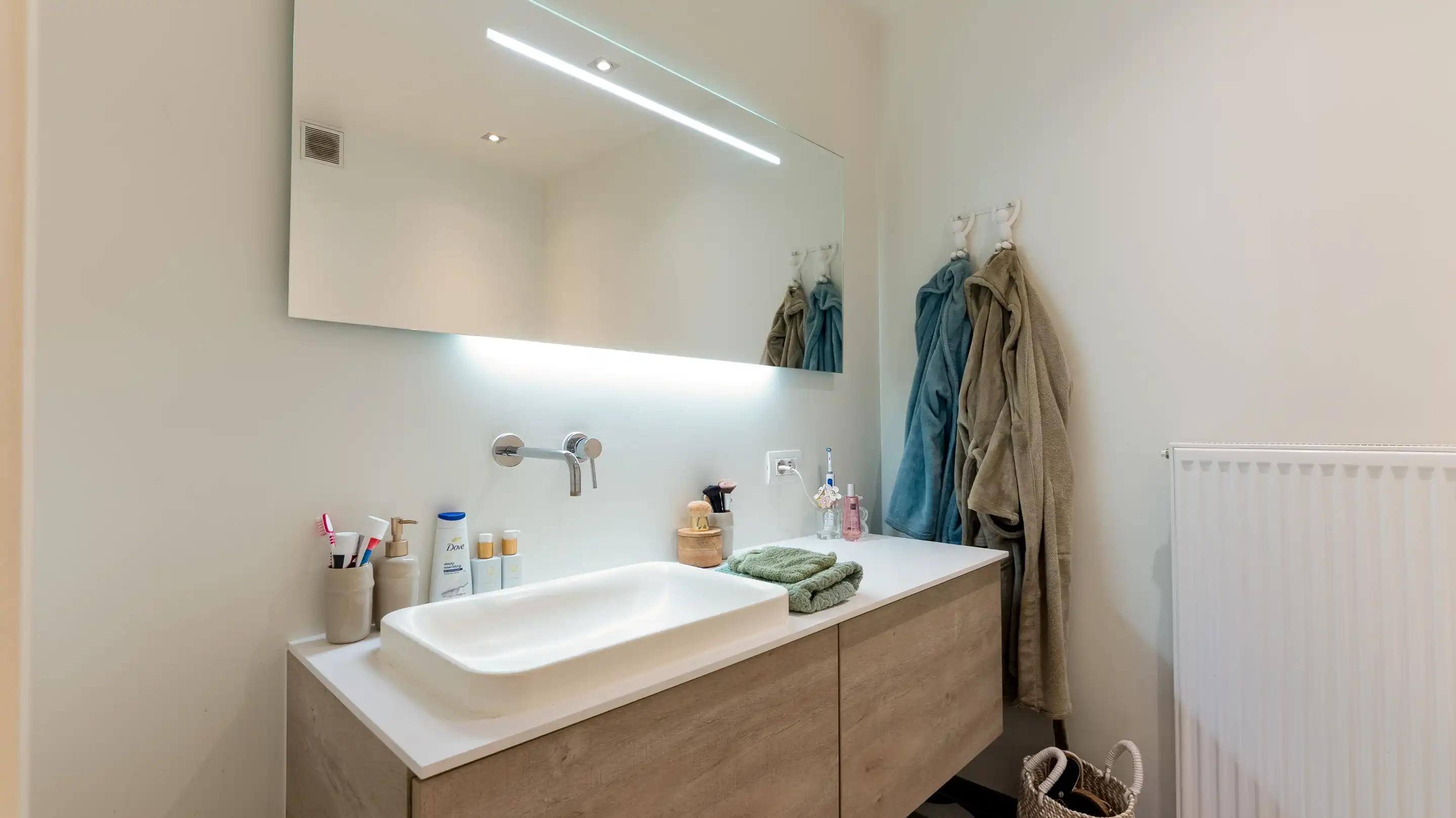 Gezellig en lichtrijk 2-slaapkamerappartement met ruim terras en garagebox foto 12
